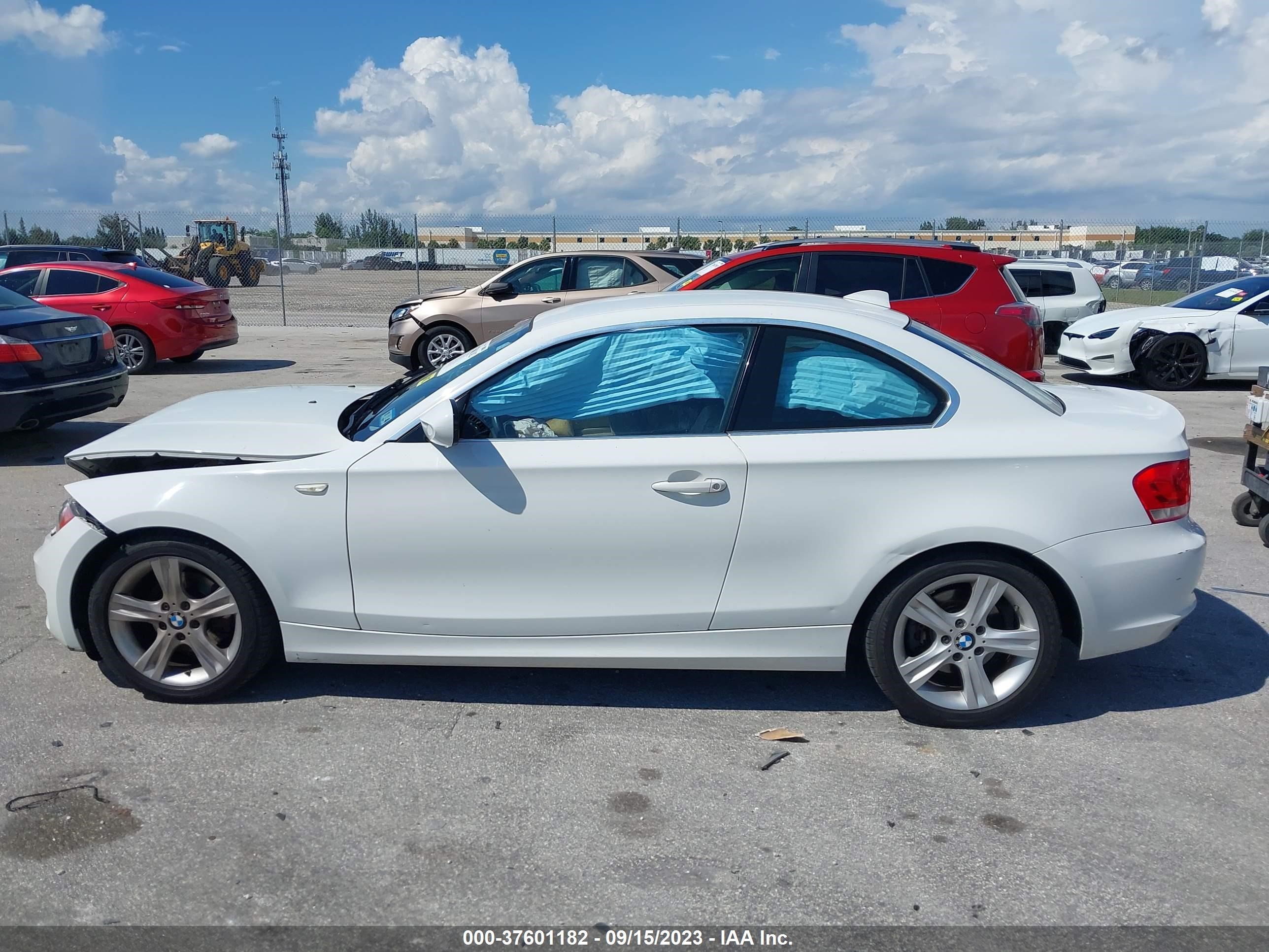 Photo 12 VIN: WBAUP7C58DVP24991 - BMW 1ER 