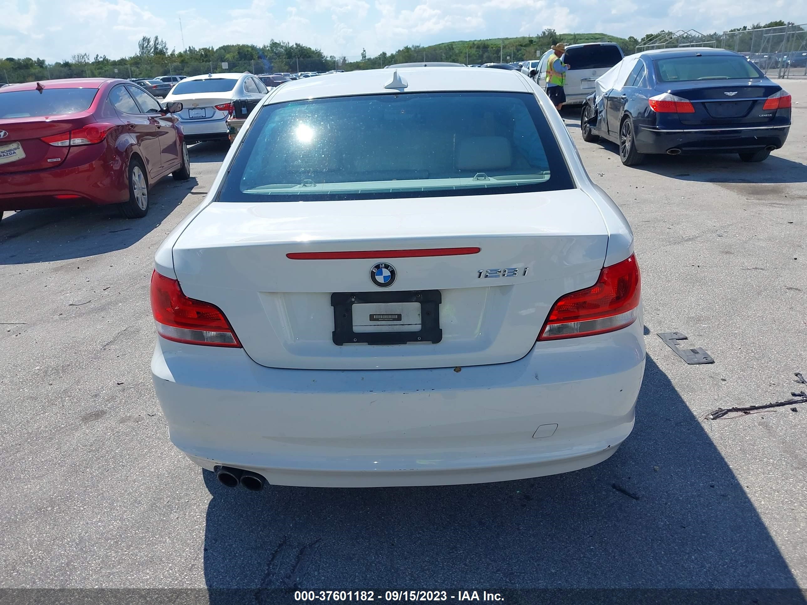 Photo 14 VIN: WBAUP7C58DVP24991 - BMW 1ER 