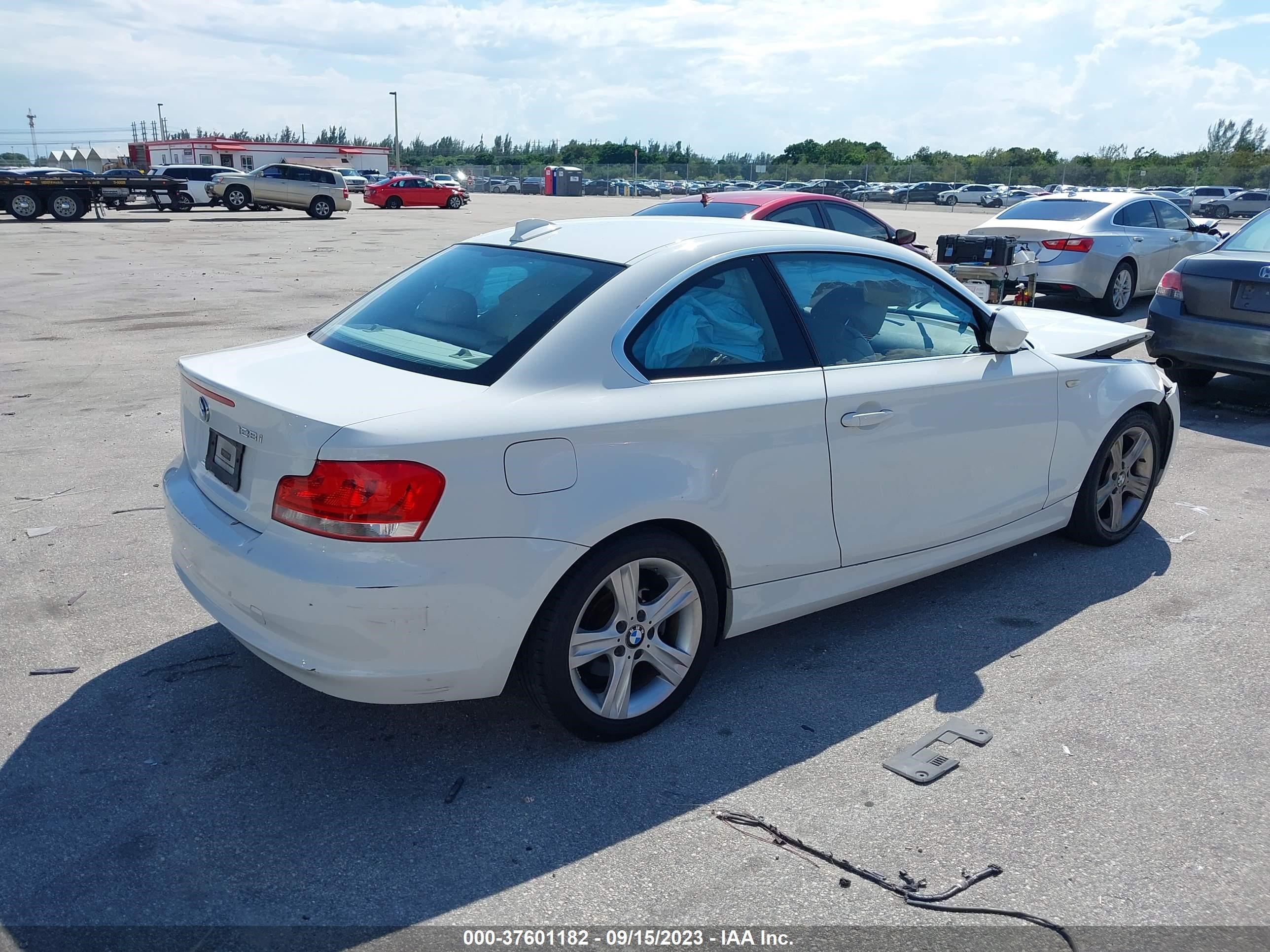 Photo 3 VIN: WBAUP7C58DVP24991 - BMW 1ER 