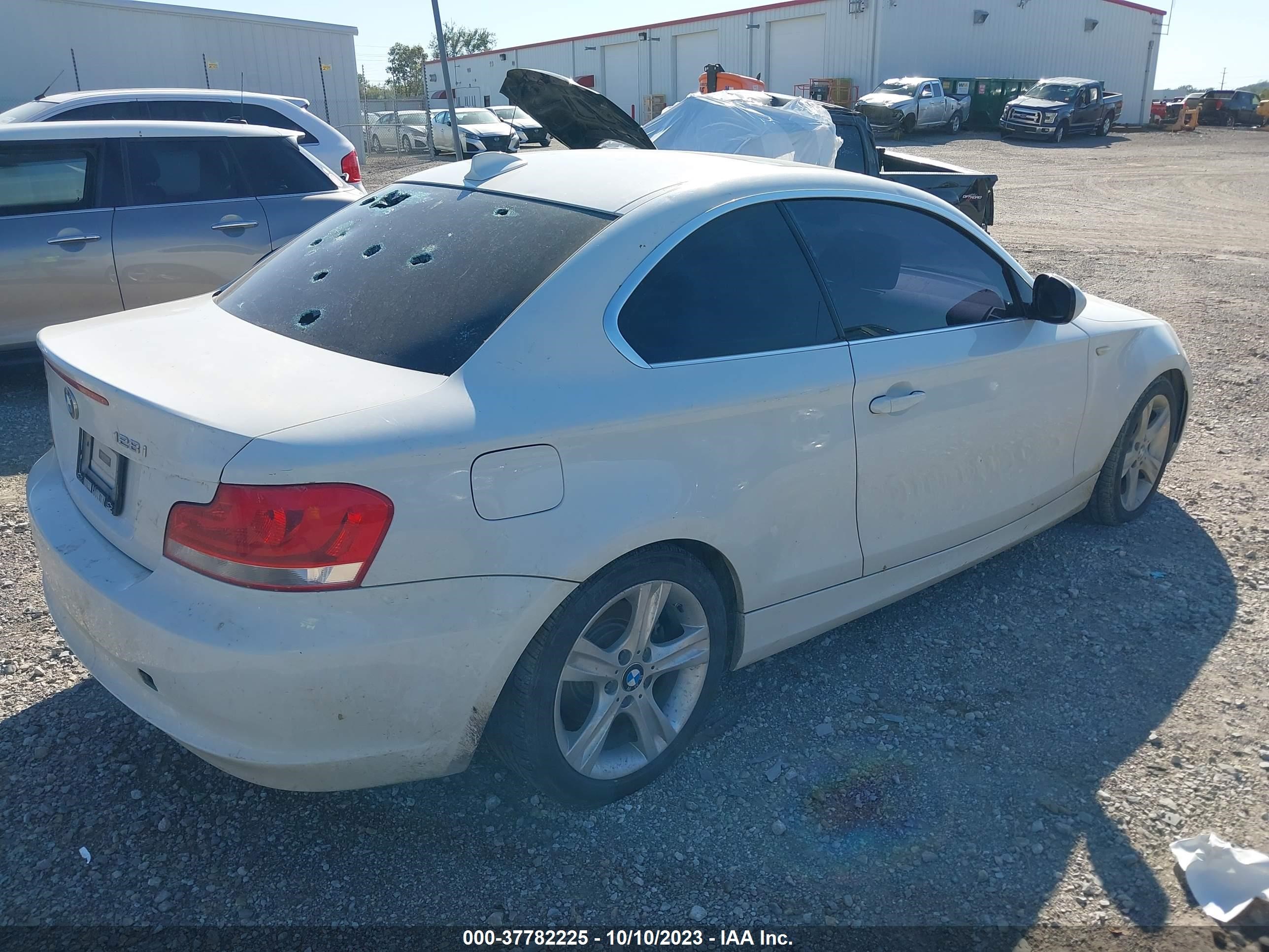 Photo 3 VIN: WBAUP7C58DVP25168 - BMW 1ER 