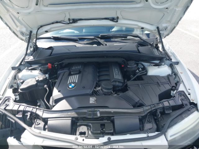 Photo 9 VIN: WBAUP7C58DVP25509 - BMW 128I 