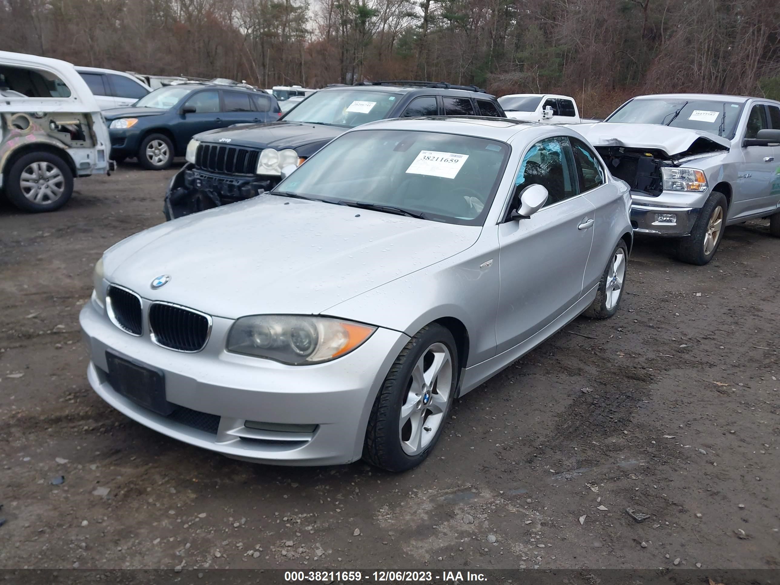 Photo 1 VIN: WBAUP93538VF47805 - BMW 1ER 