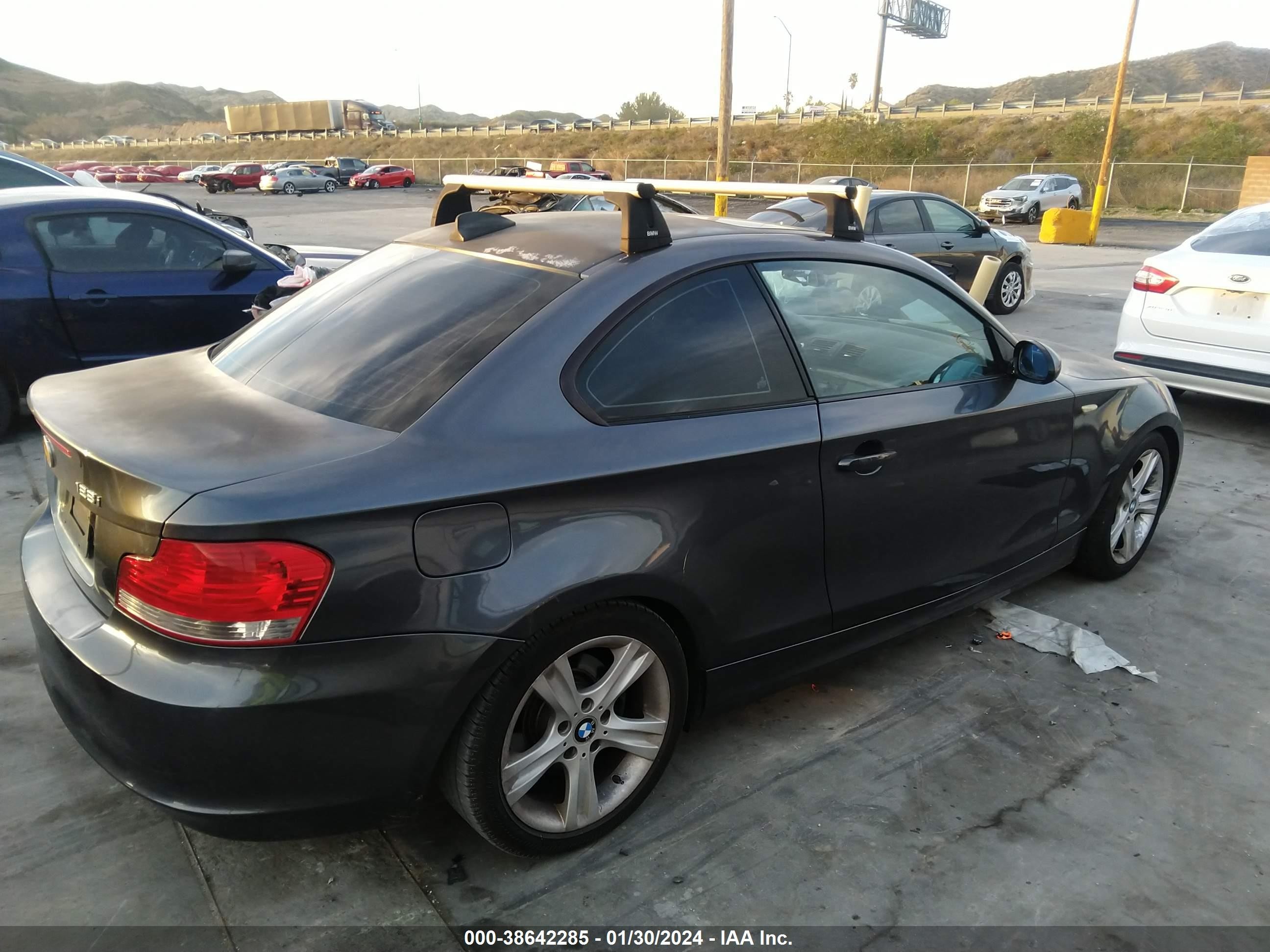 Photo 3 VIN: WBAUP935X8VF45663 - BMW 1ER 