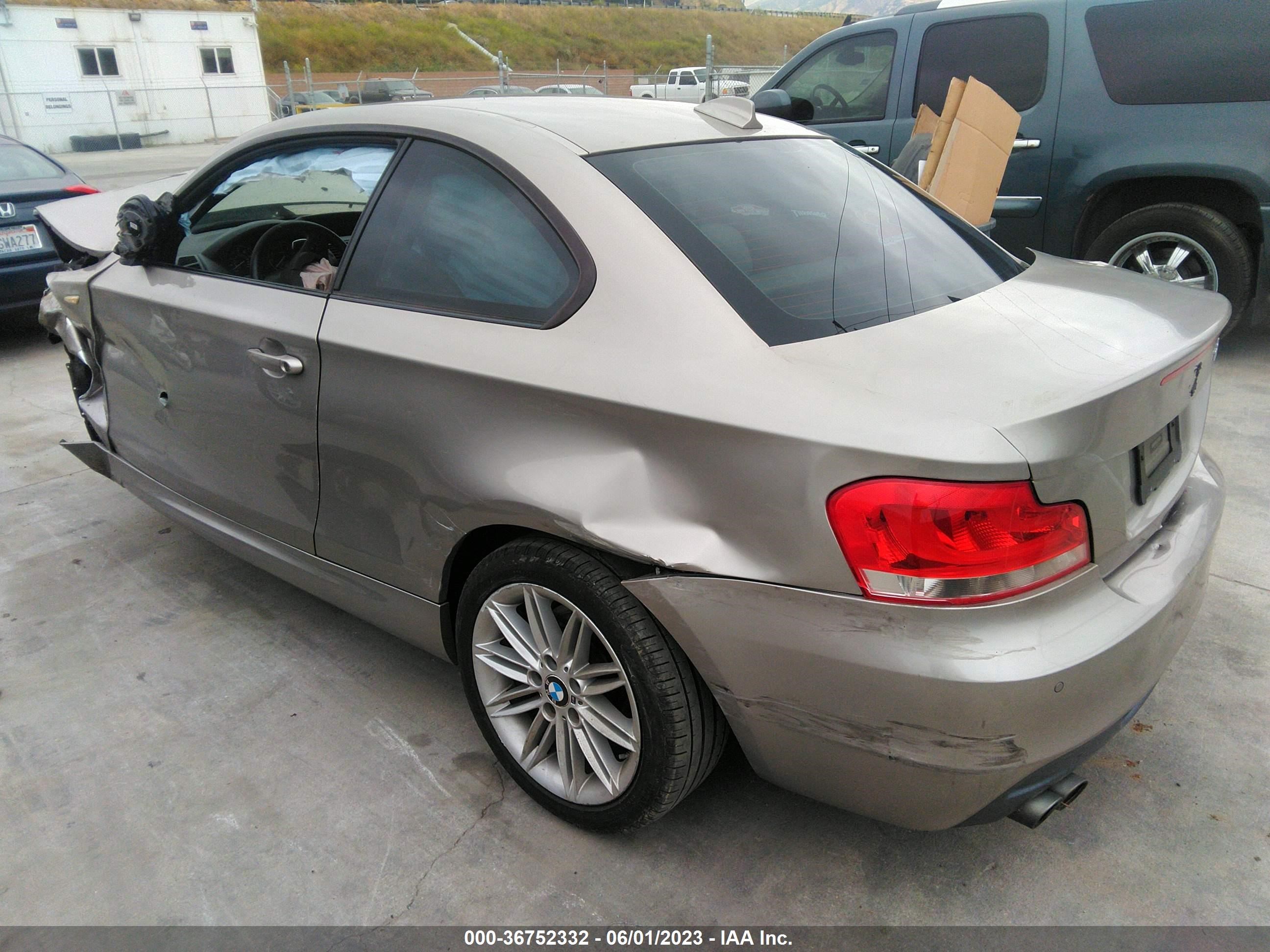 Photo 2 VIN: WBAUP9C53DVS95383 - BMW 1ER 