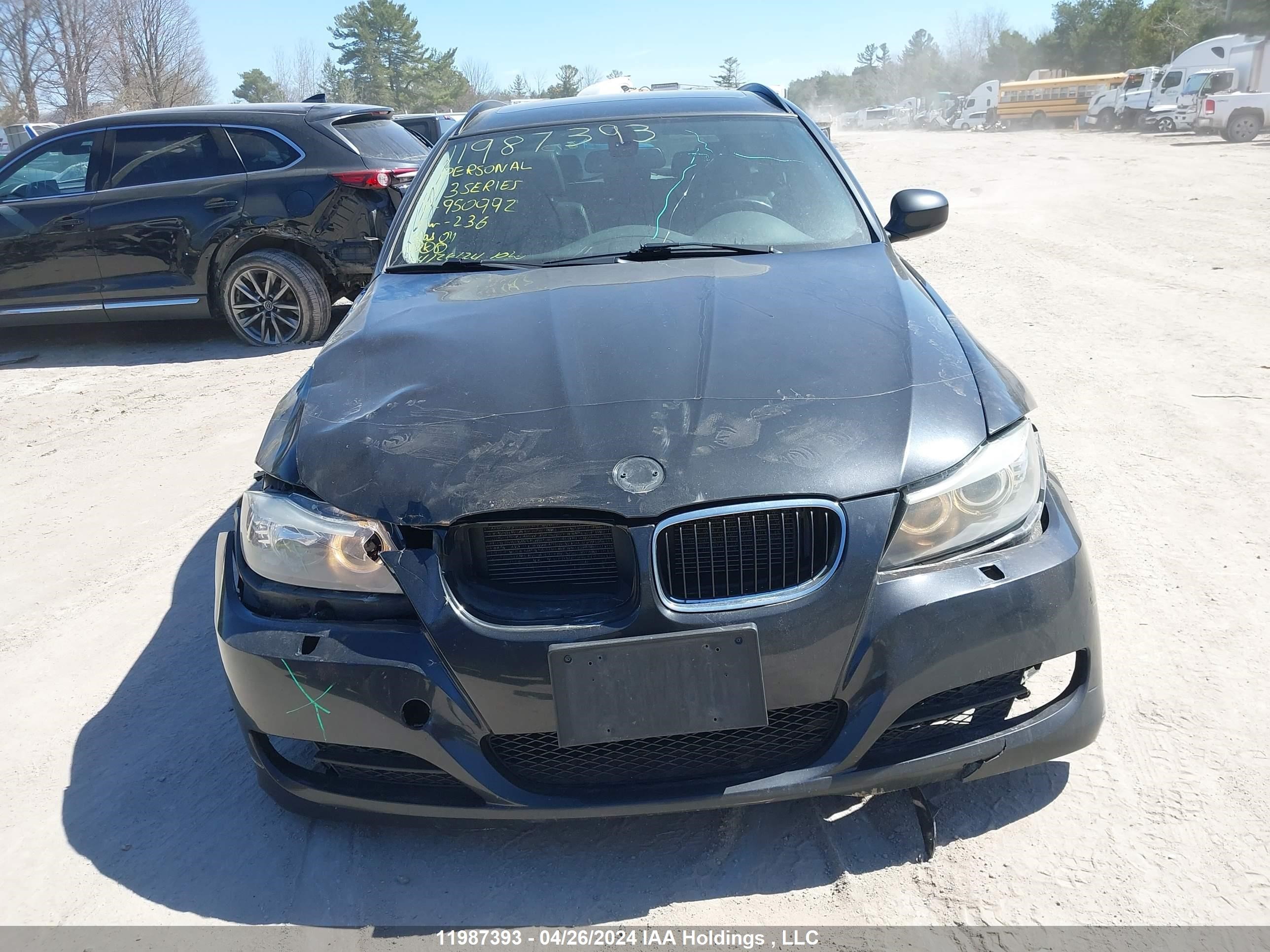 Photo 11 VIN: WBAUU3C53BA950992 - BMW 3ER 