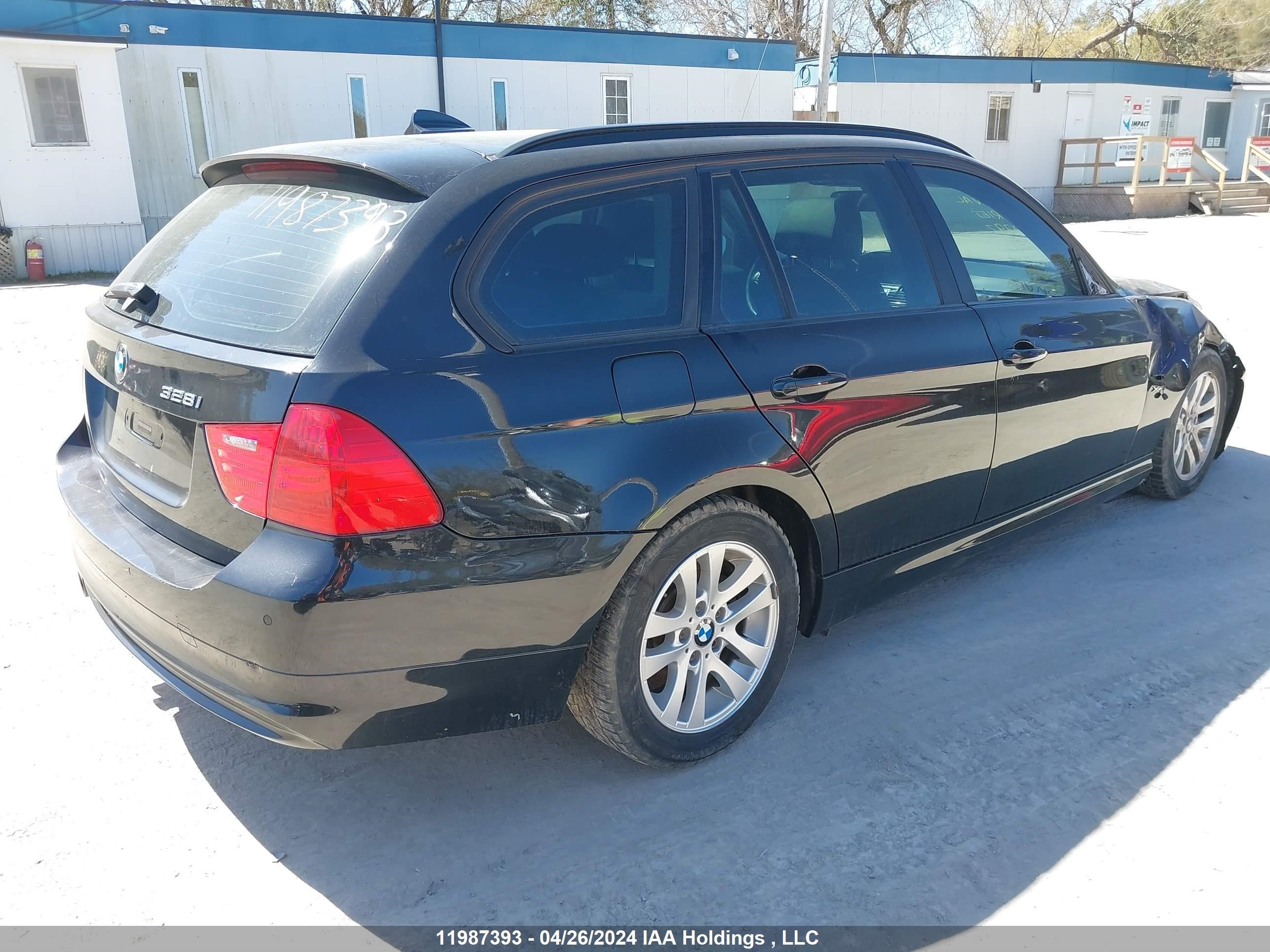 Photo 3 VIN: WBAUU3C53BA950992 - BMW 3ER 