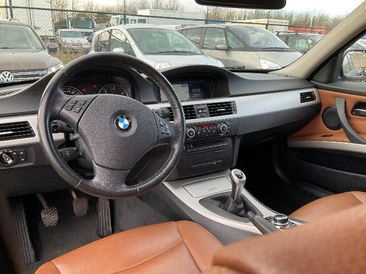 Photo 22 VIN: WBAUX11080A812462 - BMW 3 SERIES TOURING 