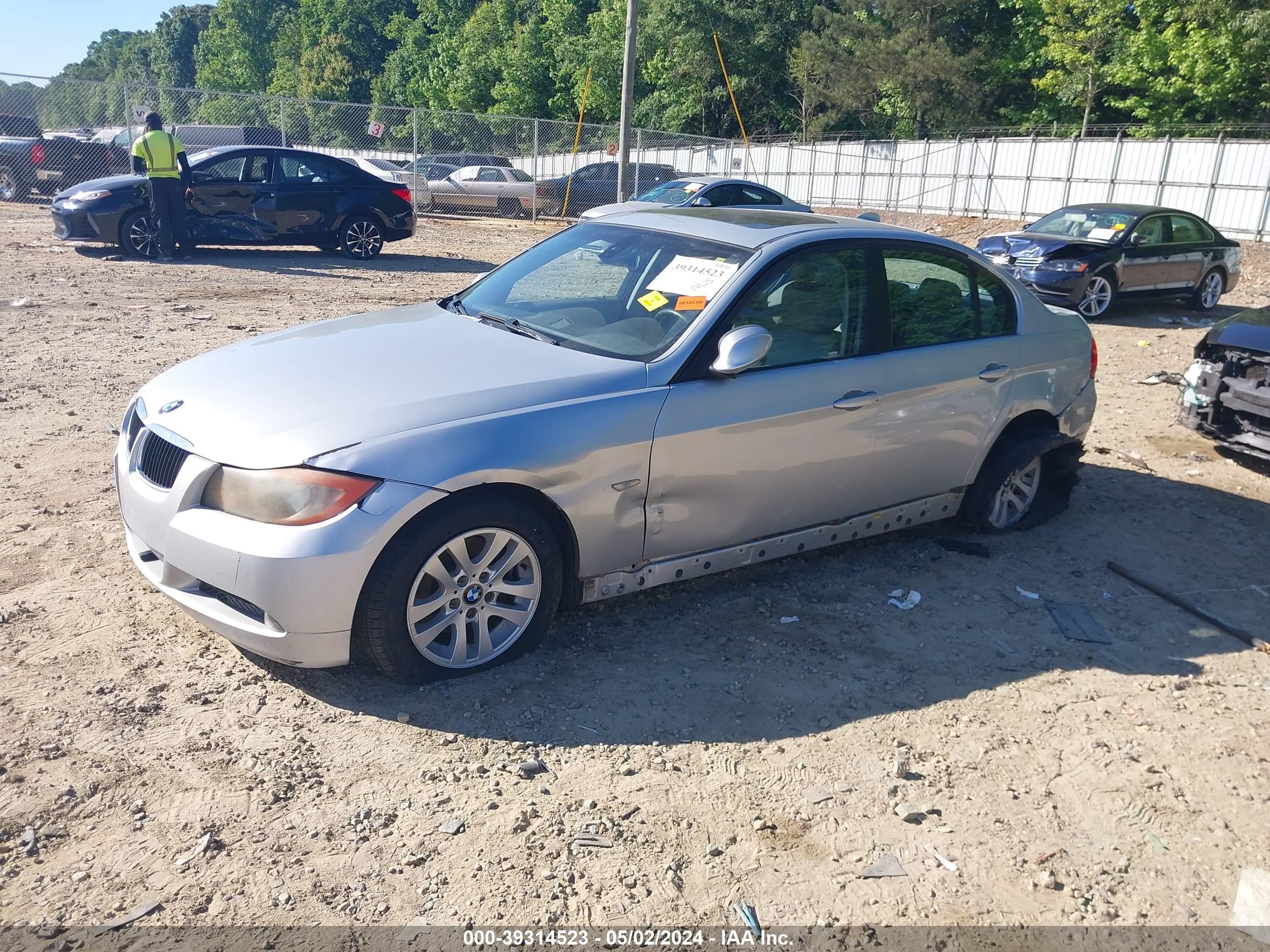 Photo 1 VIN: WBAVA33508P143669 - BMW 3ER 