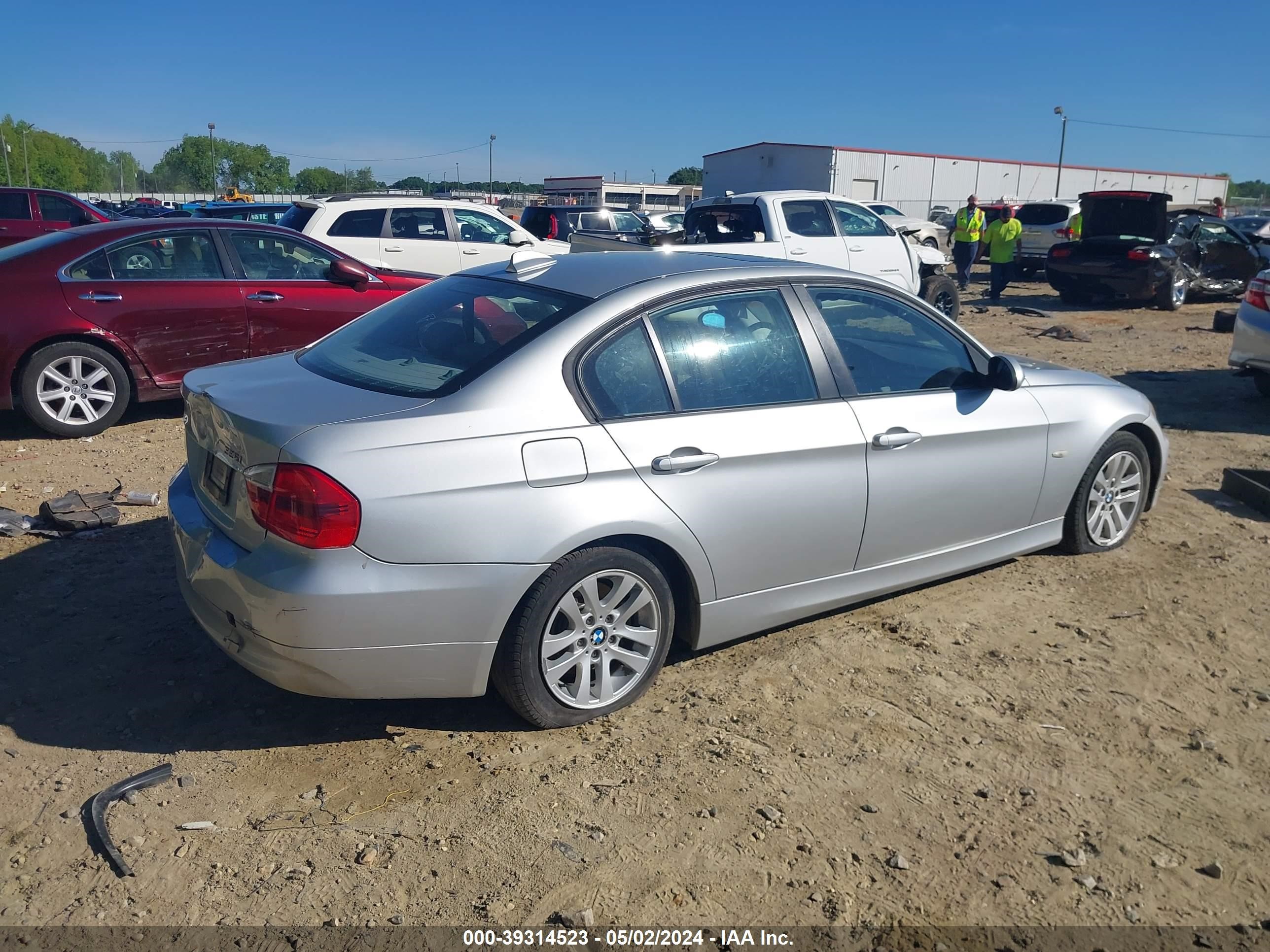 Photo 3 VIN: WBAVA33508P143669 - BMW 3ER 