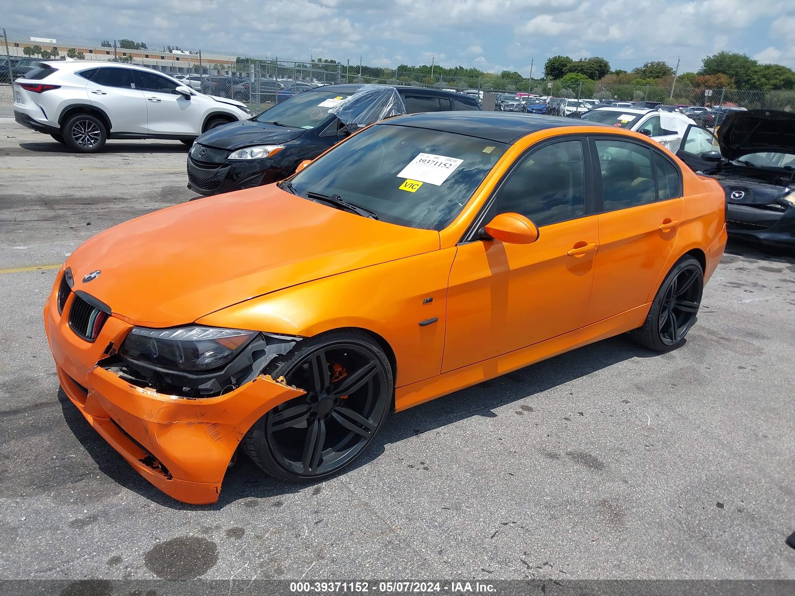 Photo 1 VIN: WBAVA33517KX70599 - BMW 3ER 