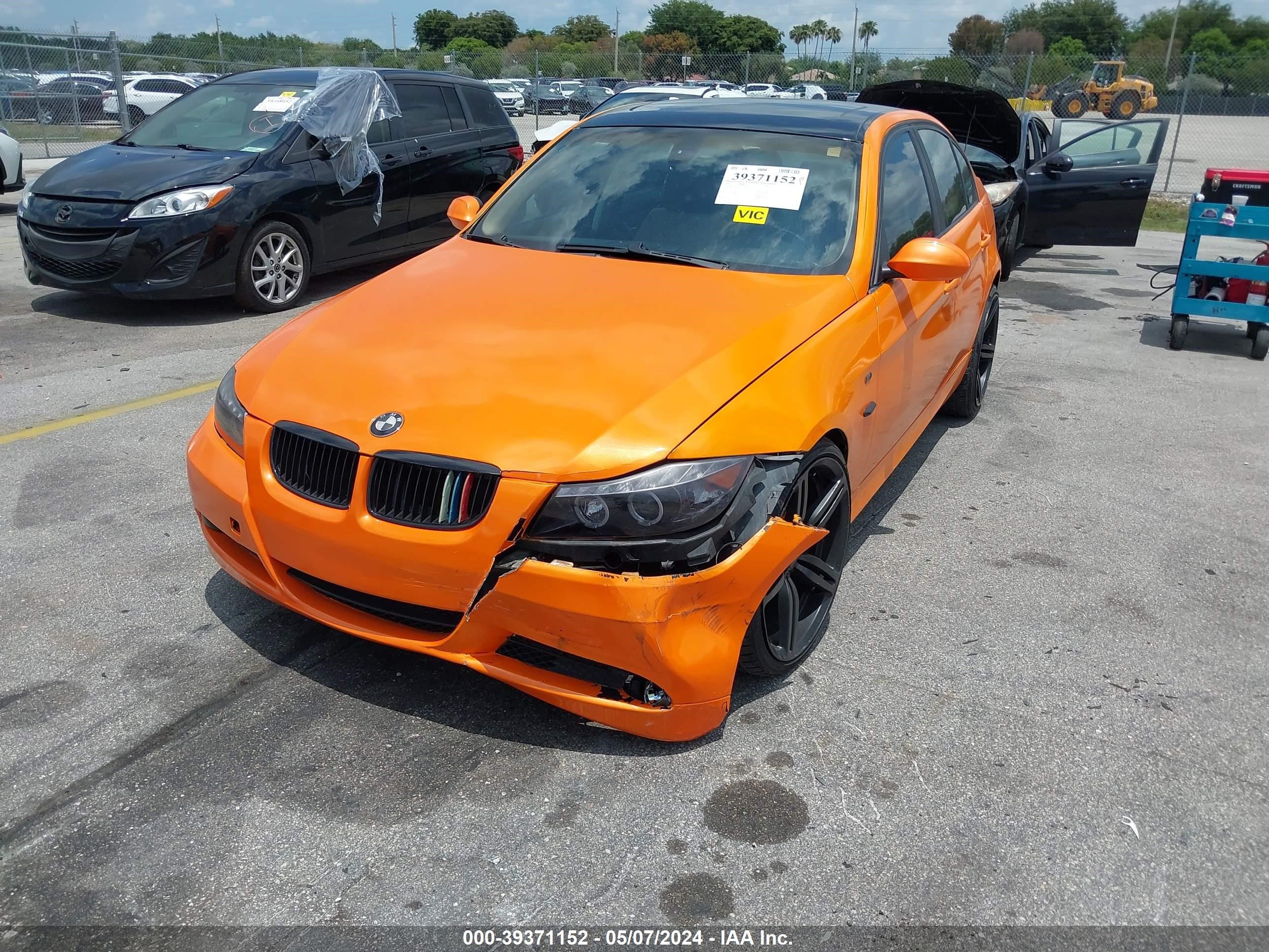 Photo 5 VIN: WBAVA33517KX70599 - BMW 3ER 