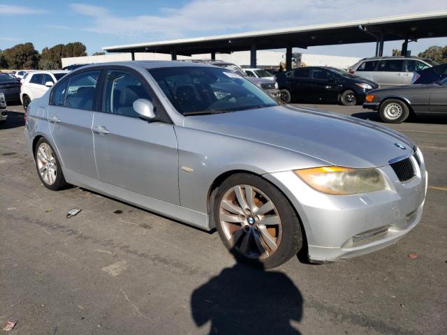 Photo 3 VIN: WBAVA33518K055629 - BMW 3 SERIES 