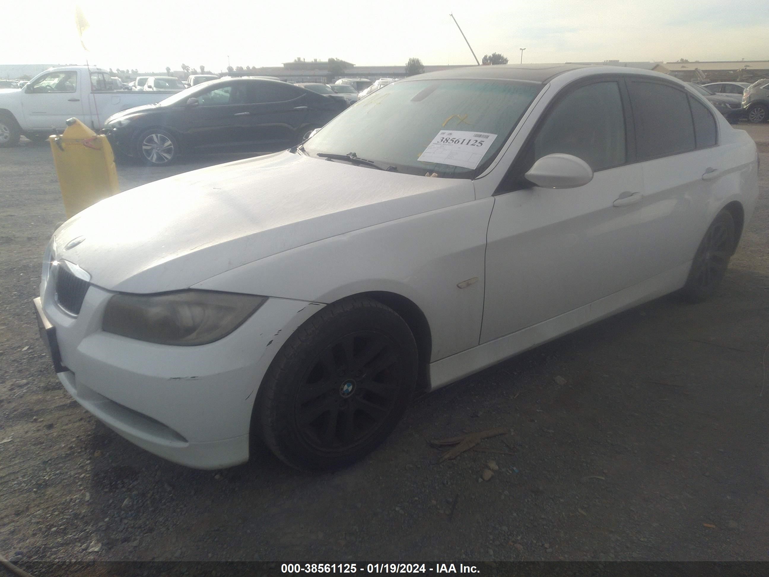 Photo 1 VIN: WBAVA33527KX70417 - BMW 3ER 