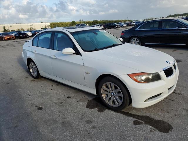 Photo 3 VIN: WBAVA33527KX75519 - BMW 328 I 