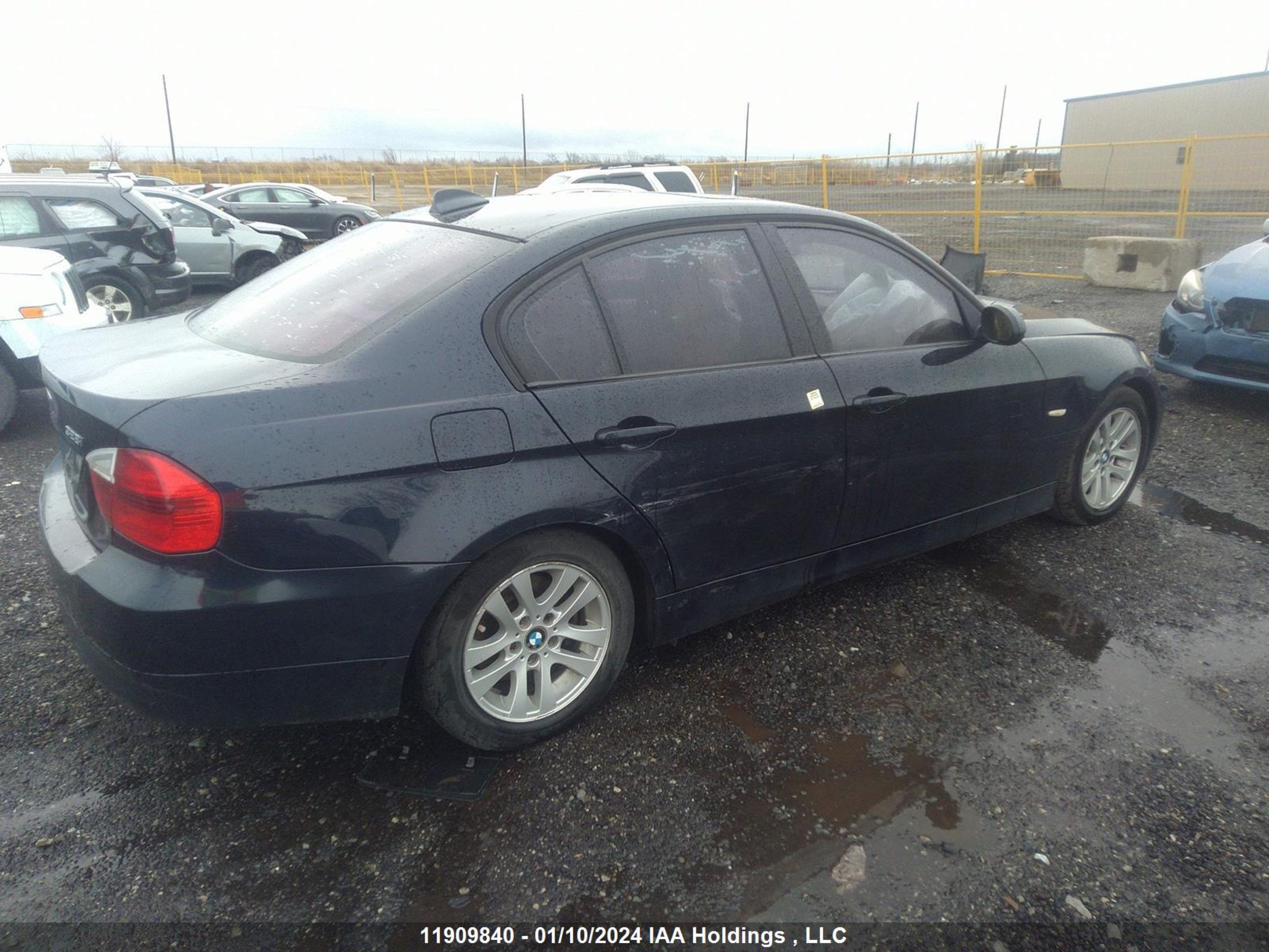 Photo 3 VIN: WBAVA33537KX74881 - BMW 3ER 