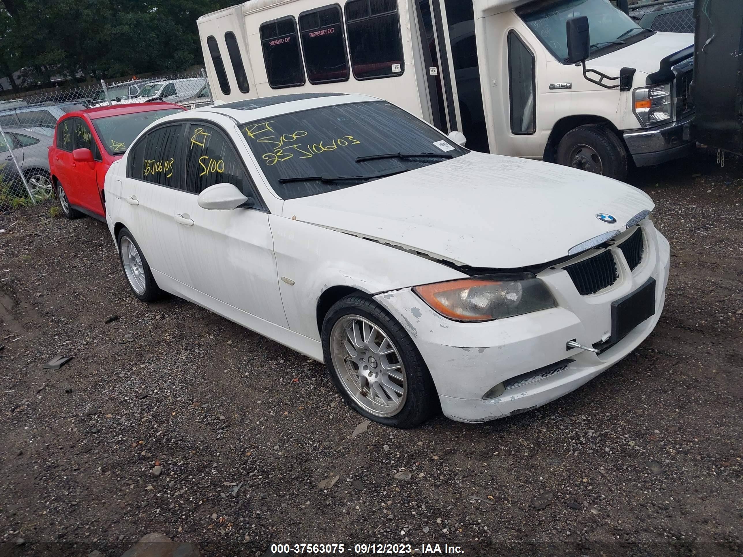 Photo 0 VIN: WBAVA33537PG51507 - BMW 3ER 