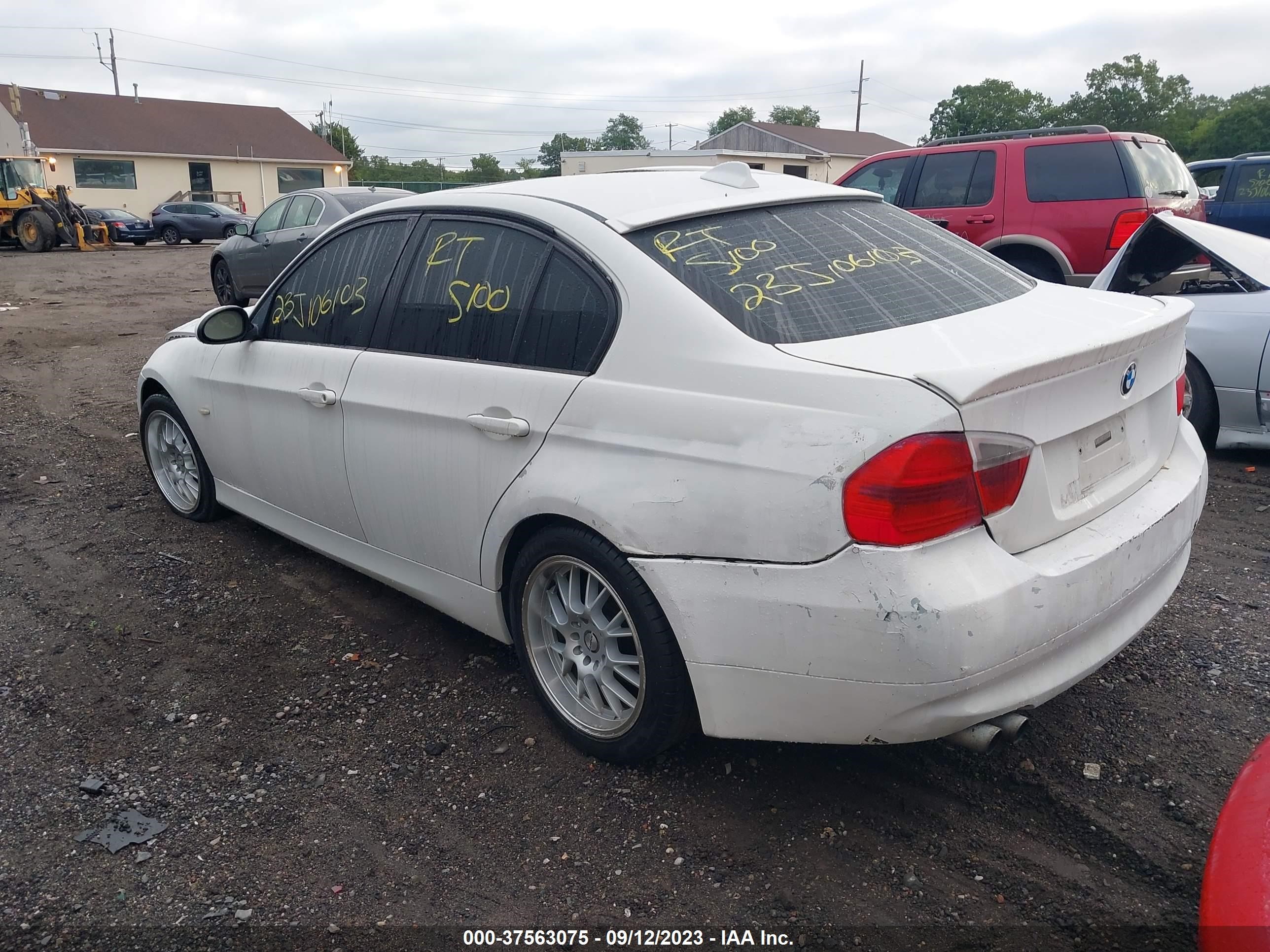 Photo 2 VIN: WBAVA33537PG51507 - BMW 3ER 