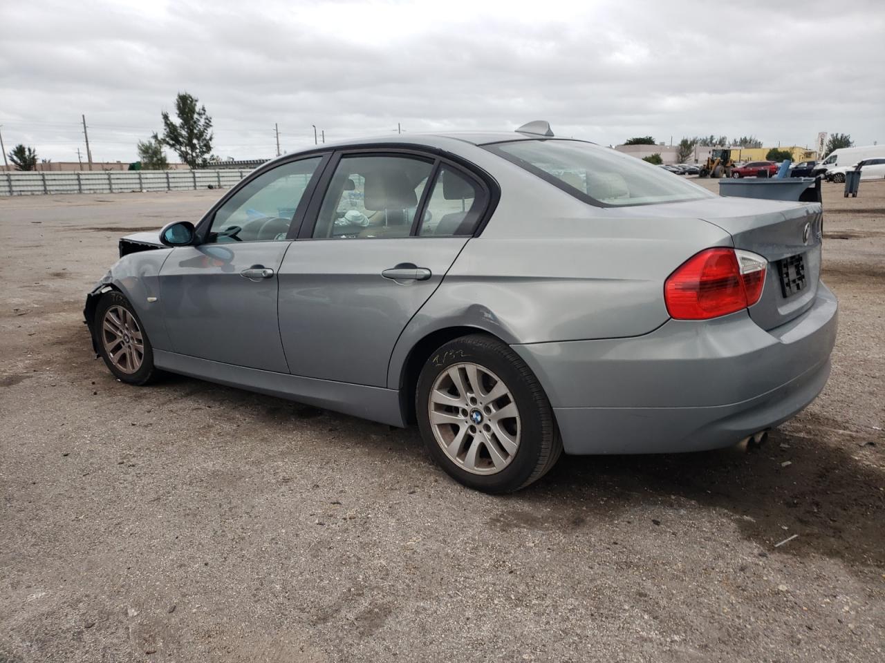 Photo 1 VIN: WBAVA33547PG52889 - BMW 3ER 