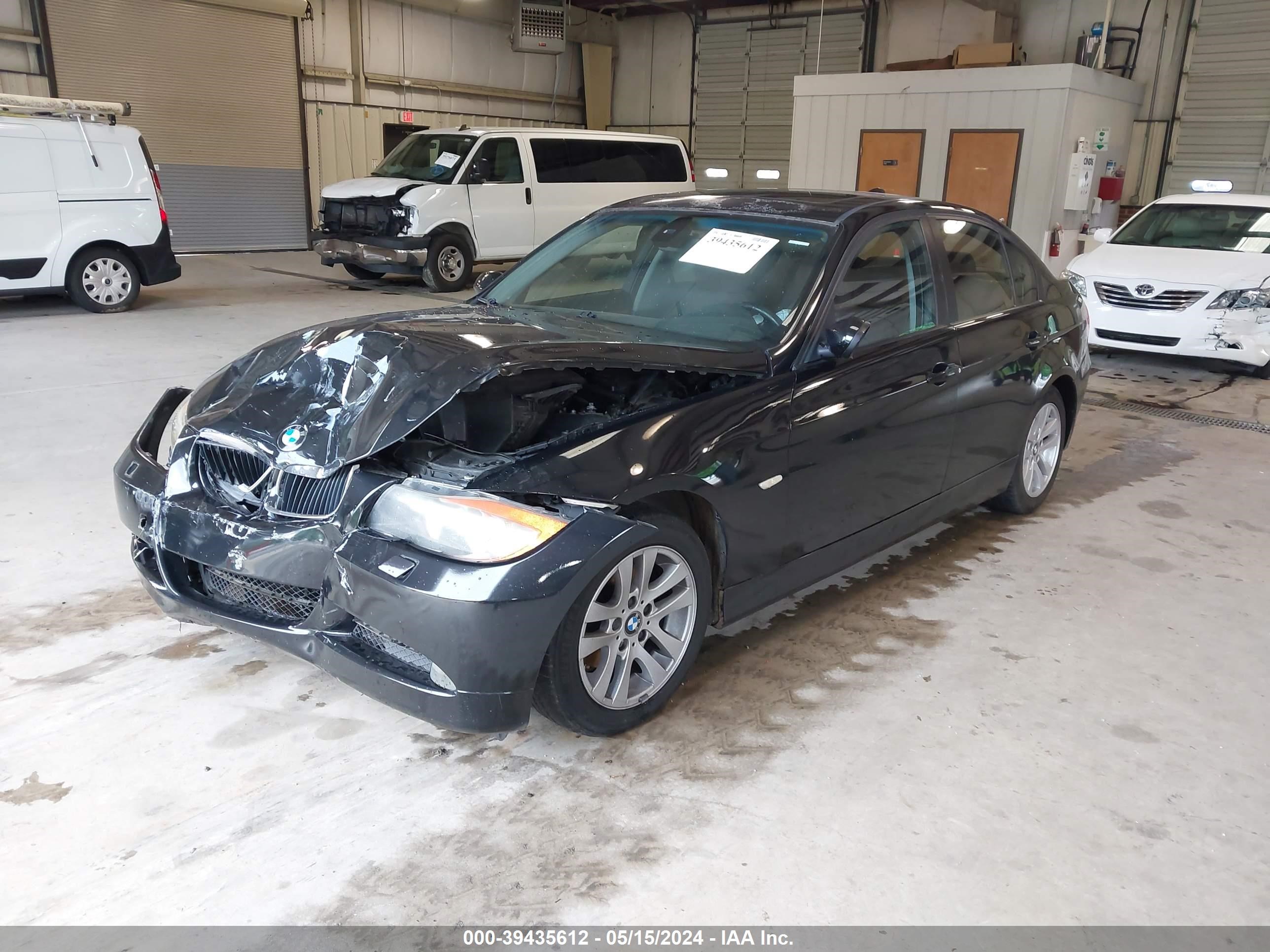 Photo 1 VIN: WBAVA33557KX73389 - BMW 3ER 