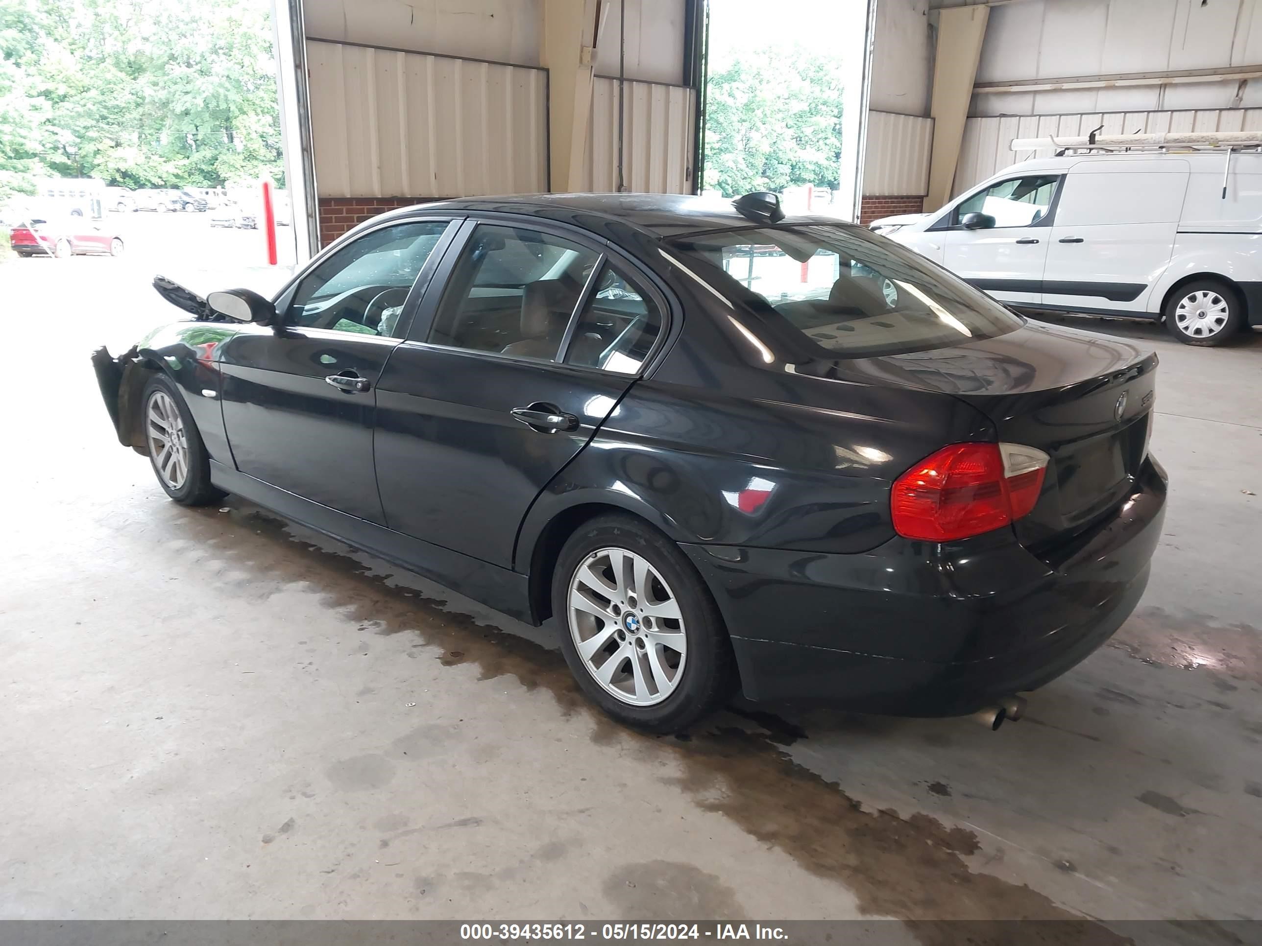 Photo 2 VIN: WBAVA33557KX73389 - BMW 3ER 