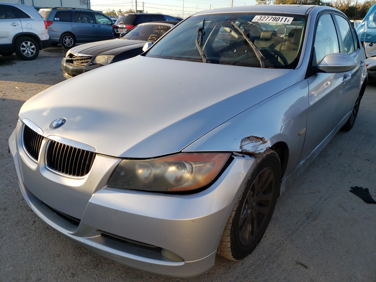 Photo 1 VIN: WBAVA33567KX81999 - BMW 328 I 