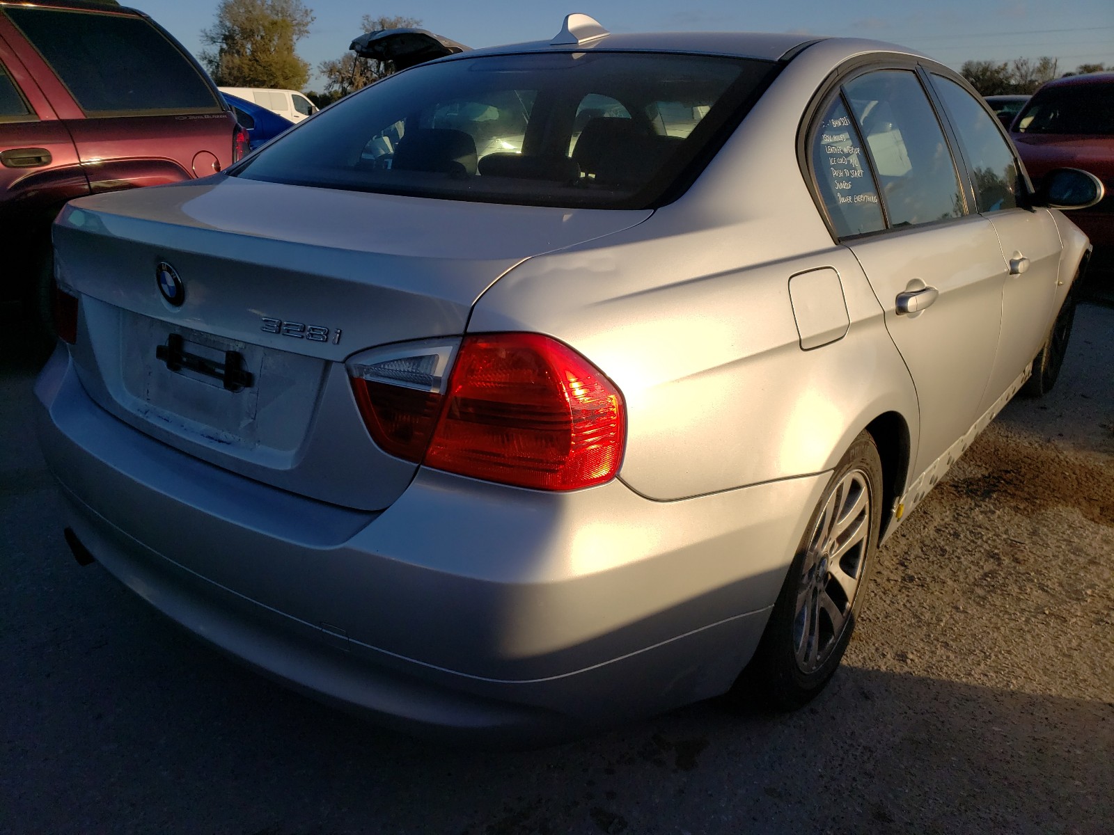 Photo 3 VIN: WBAVA33567KX81999 - BMW 328 I 