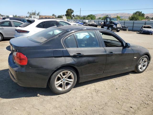 Photo 2 VIN: WBAVA33568KX85228 - BMW 3 SERIES 