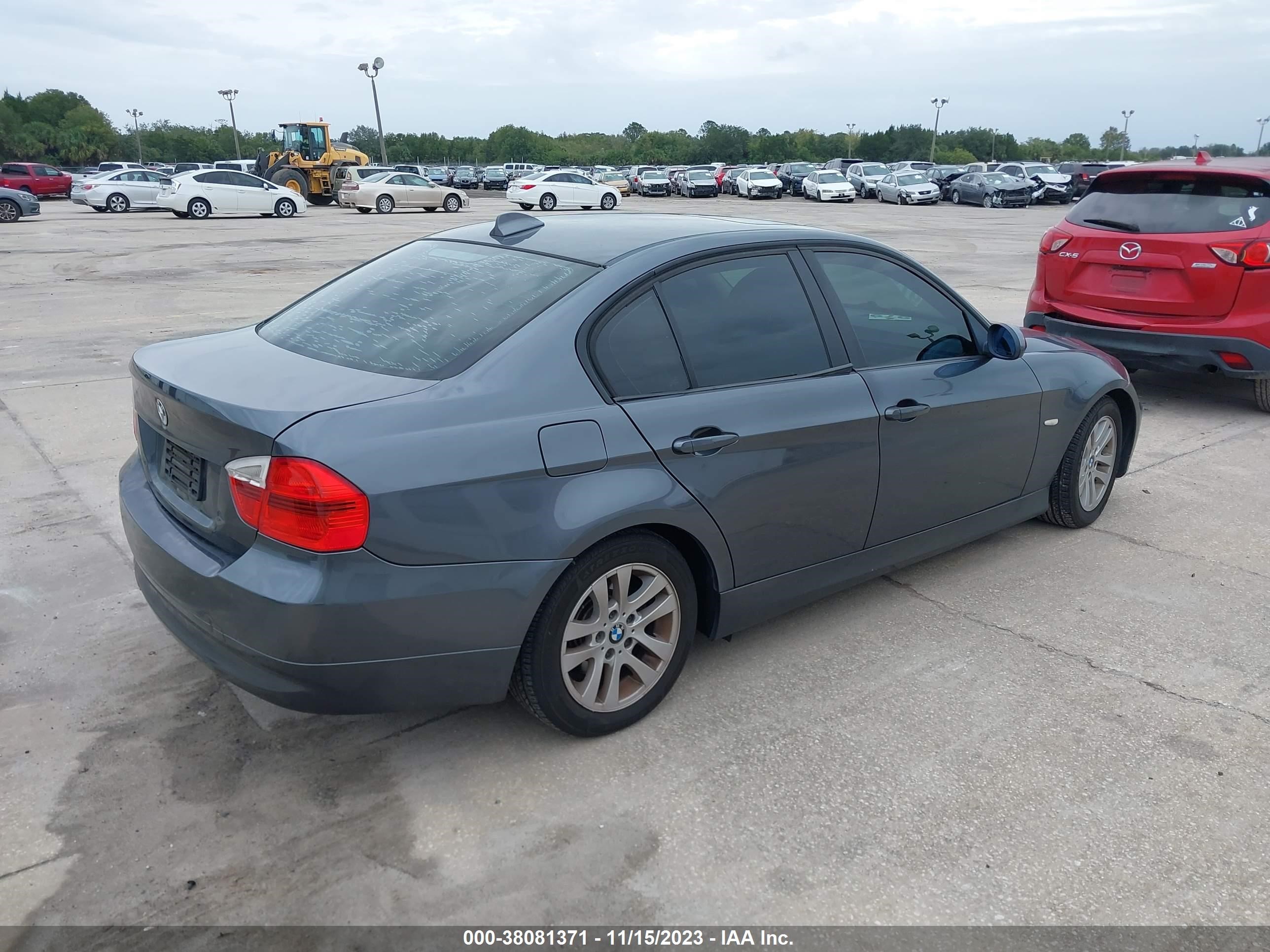 Photo 3 VIN: WBAVA33577PG50974 - BMW 3ER 