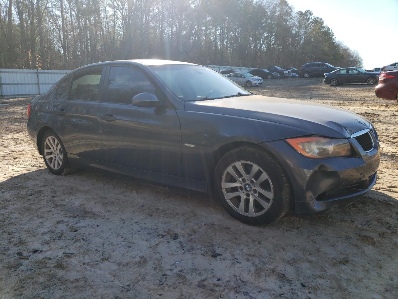 Photo 3 VIN: WBAVA33577PG52336 - BMW 3ER 