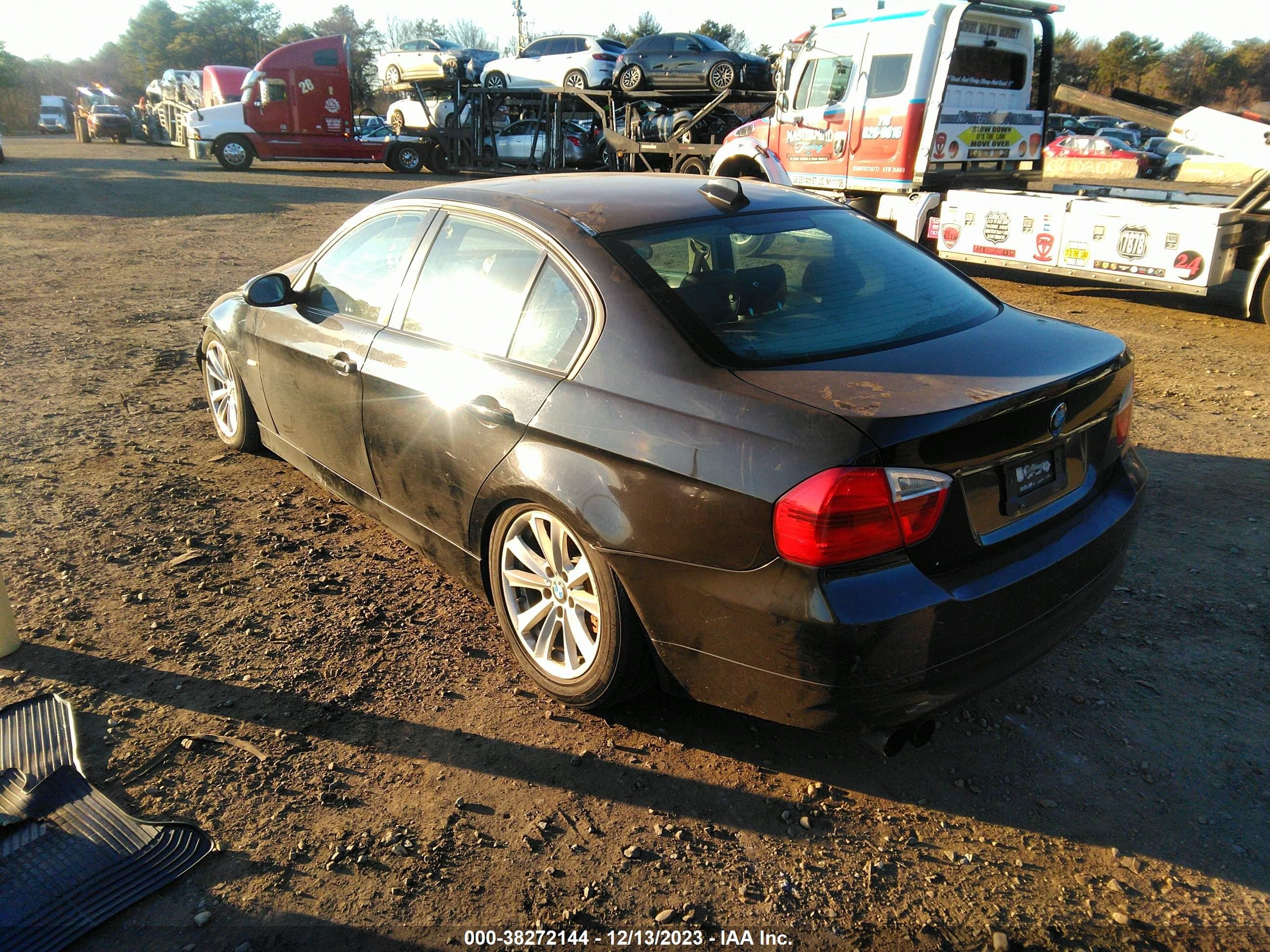 Photo 2 VIN: WBAVA33597FV65184 - BMW 3ER 