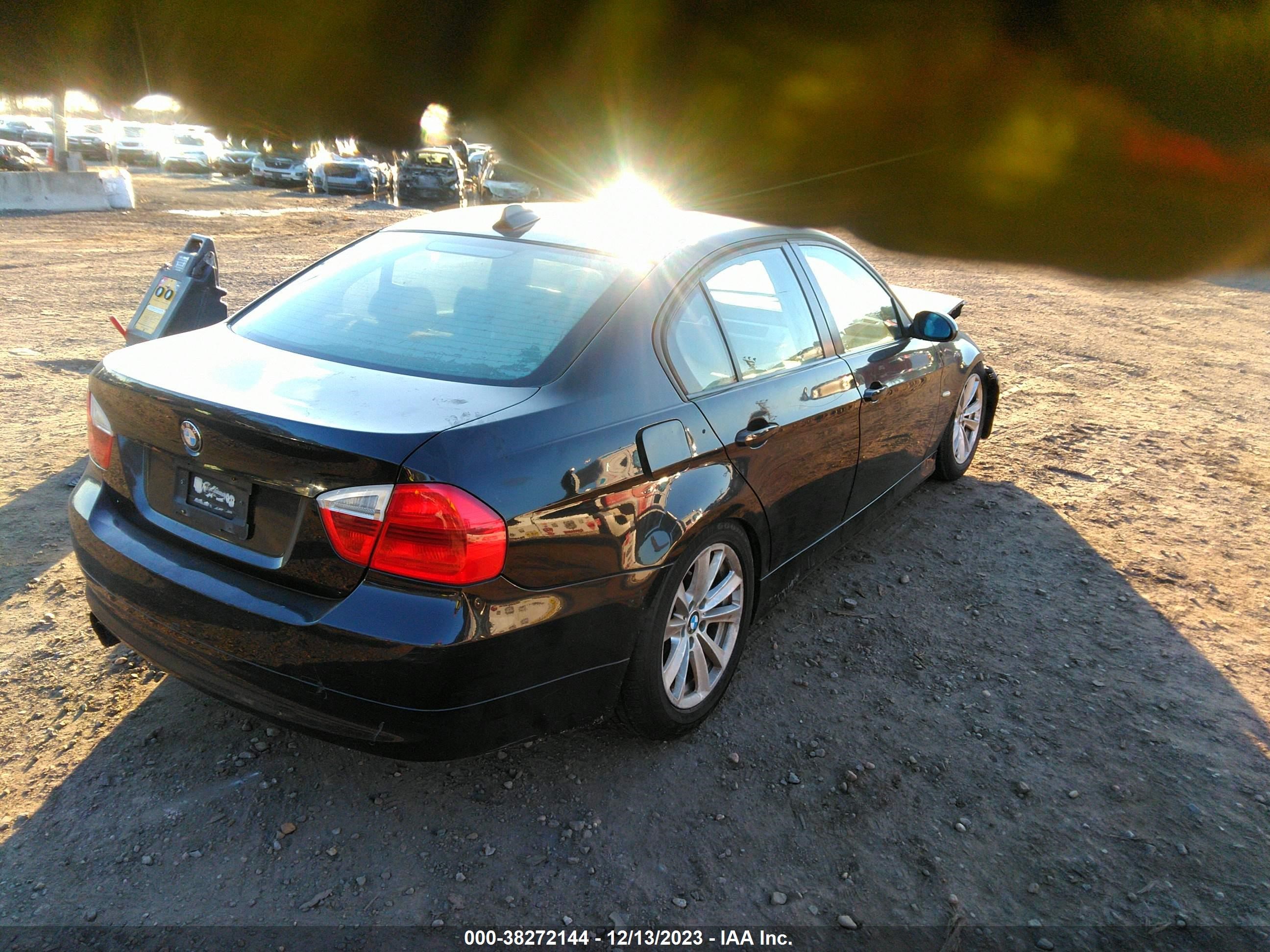 Photo 3 VIN: WBAVA33597FV65184 - BMW 3ER 