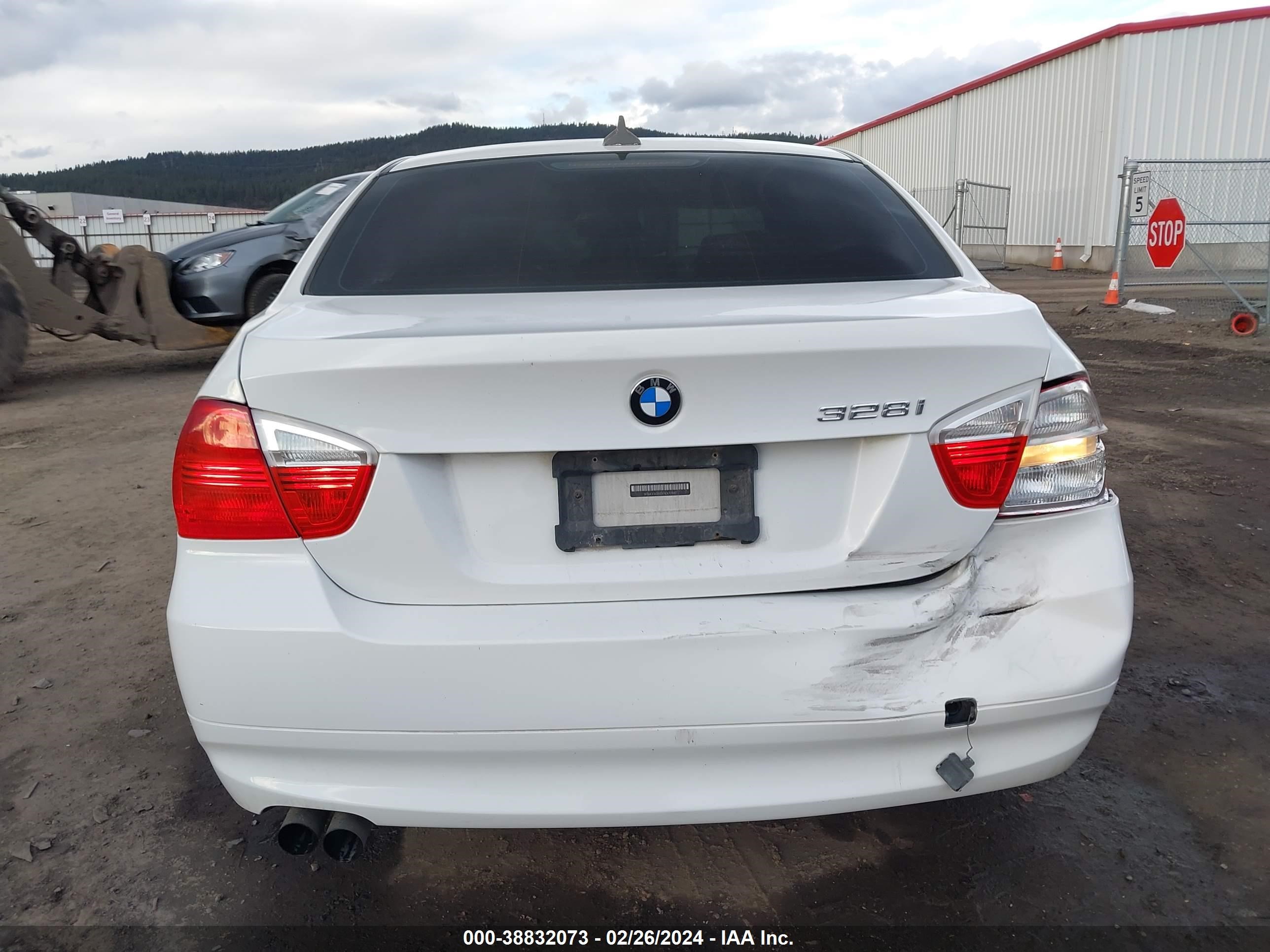 Photo 15 VIN: WBAVA33597KX72987 - BMW 3ER 