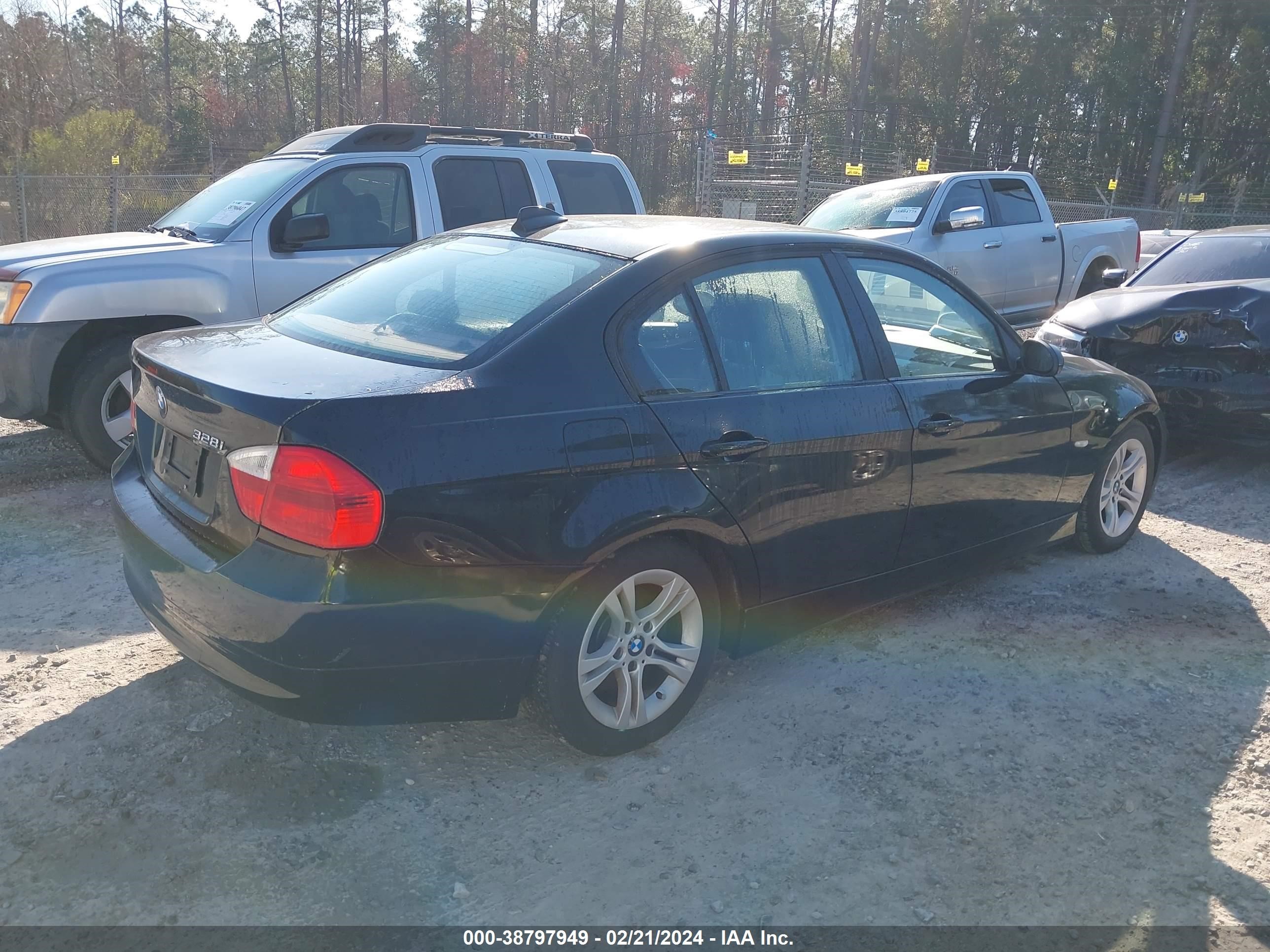 Photo 3 VIN: WBAVA37508NL47135 - BMW 3ER 