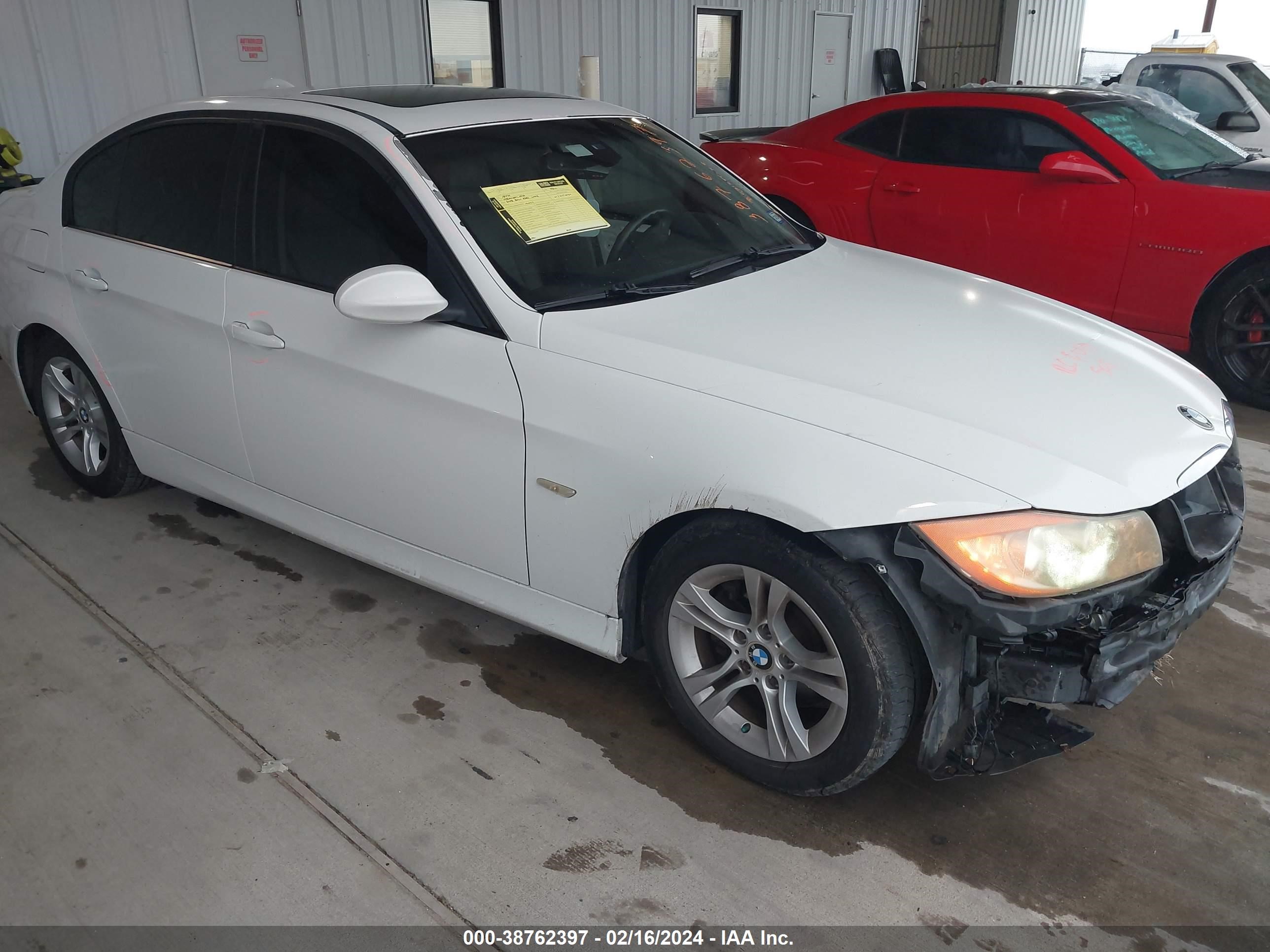 Photo 0 VIN: WBAVA37518NL44728 - BMW 3ER 