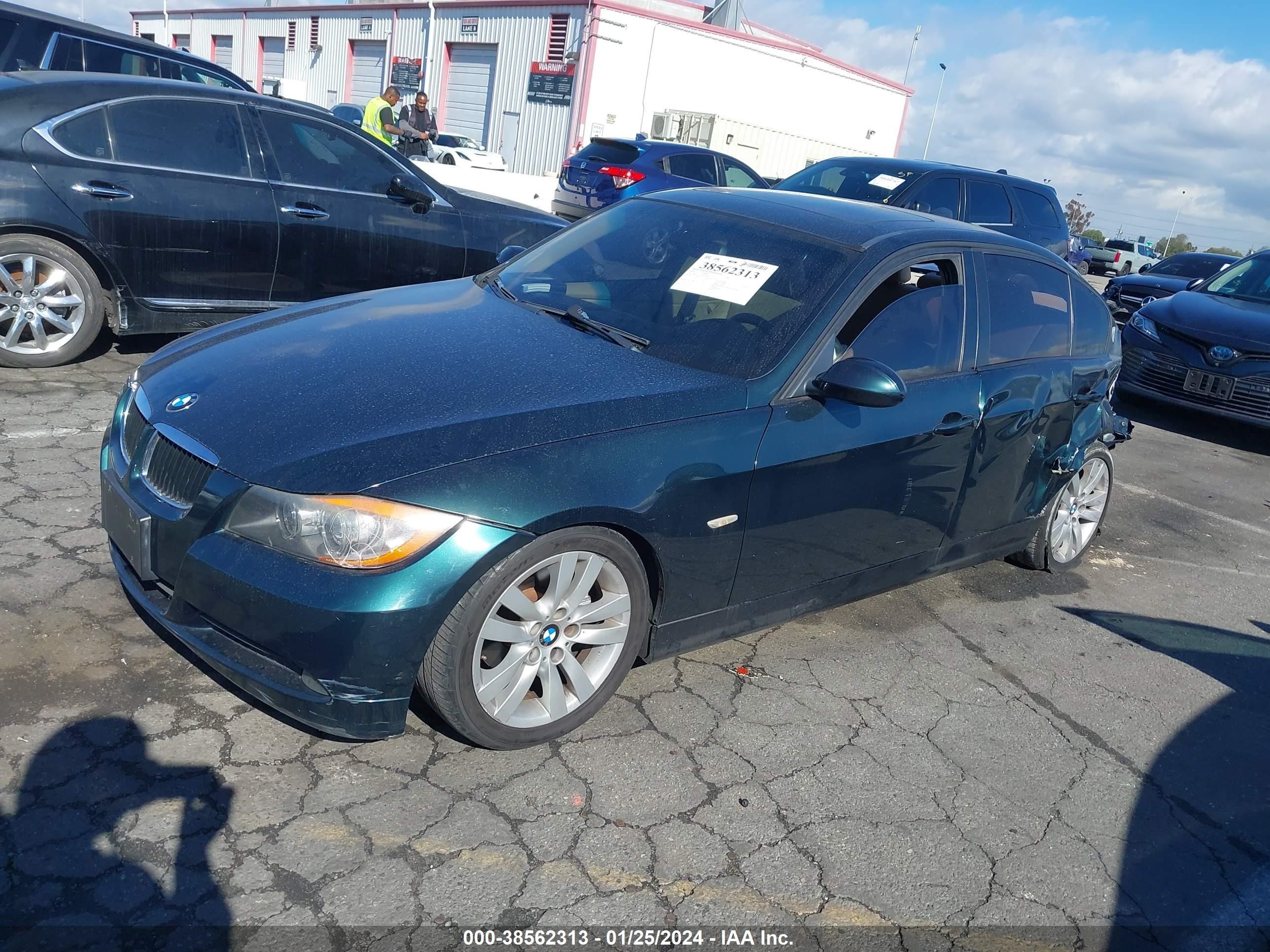 Photo 1 VIN: WBAVA37527NE29160 - BMW 3ER 