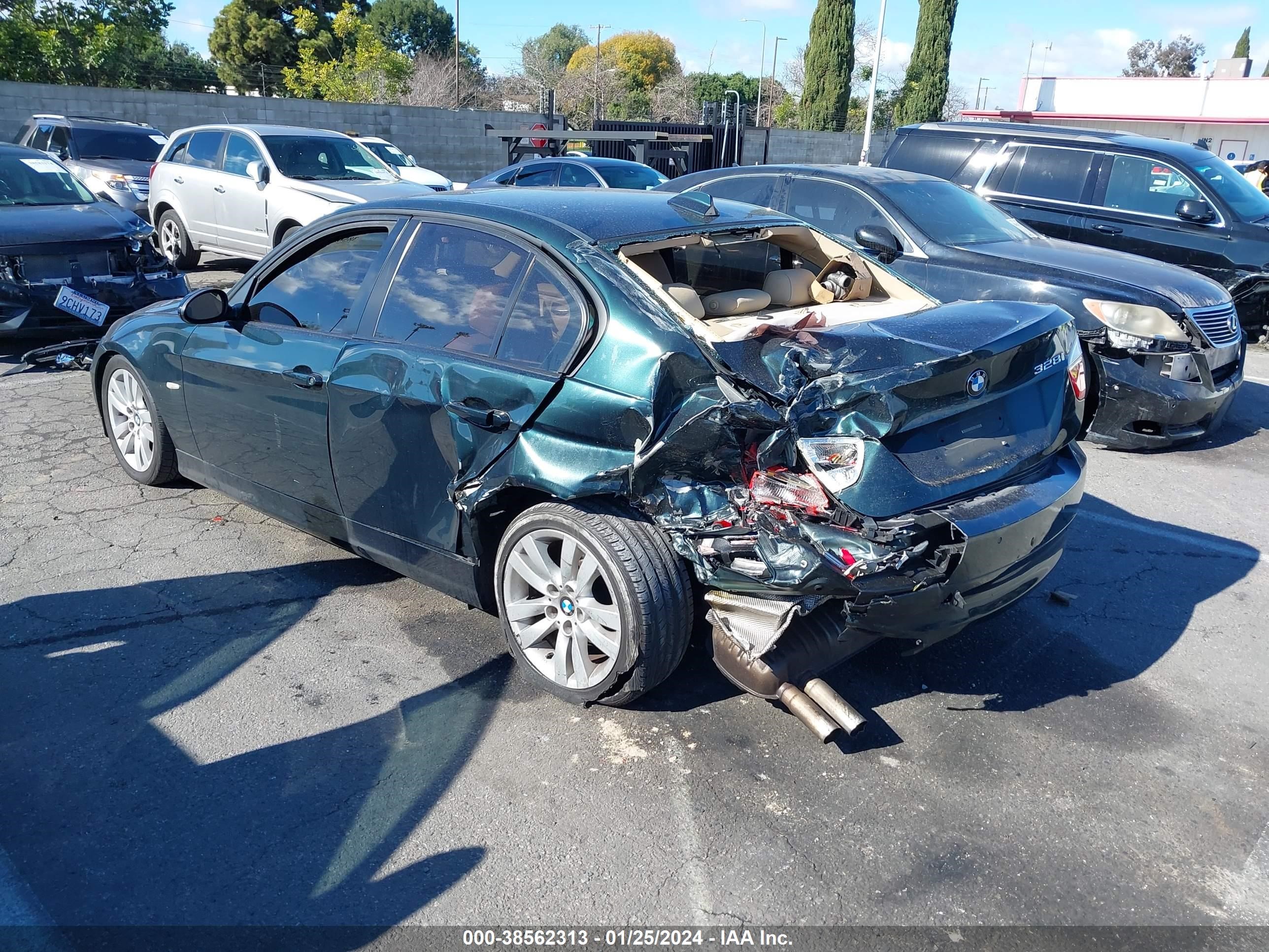 Photo 2 VIN: WBAVA37527NE29160 - BMW 3ER 