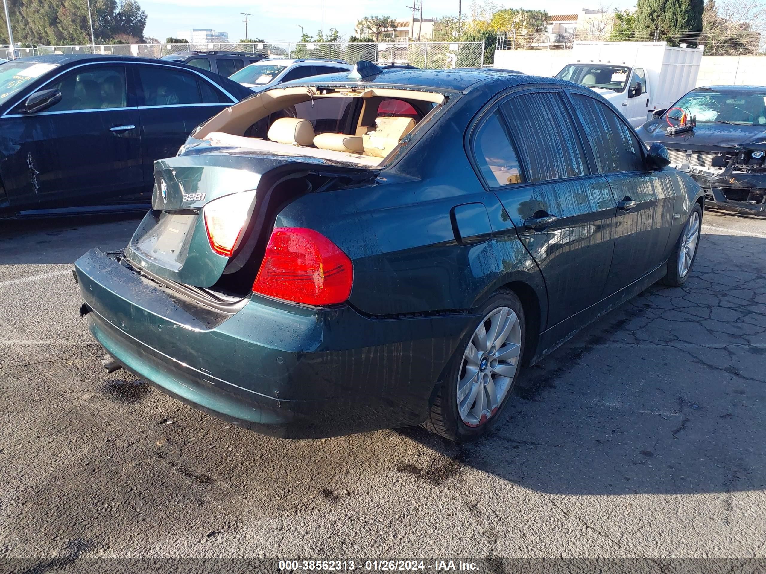 Photo 3 VIN: WBAVA37527NE29160 - BMW 3ER 