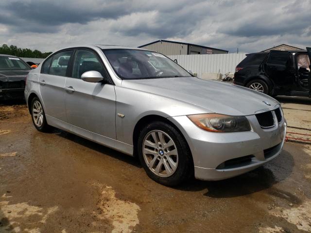 Photo 3 VIN: WBAVA37527NE29739 - BMW 3 SERIES 