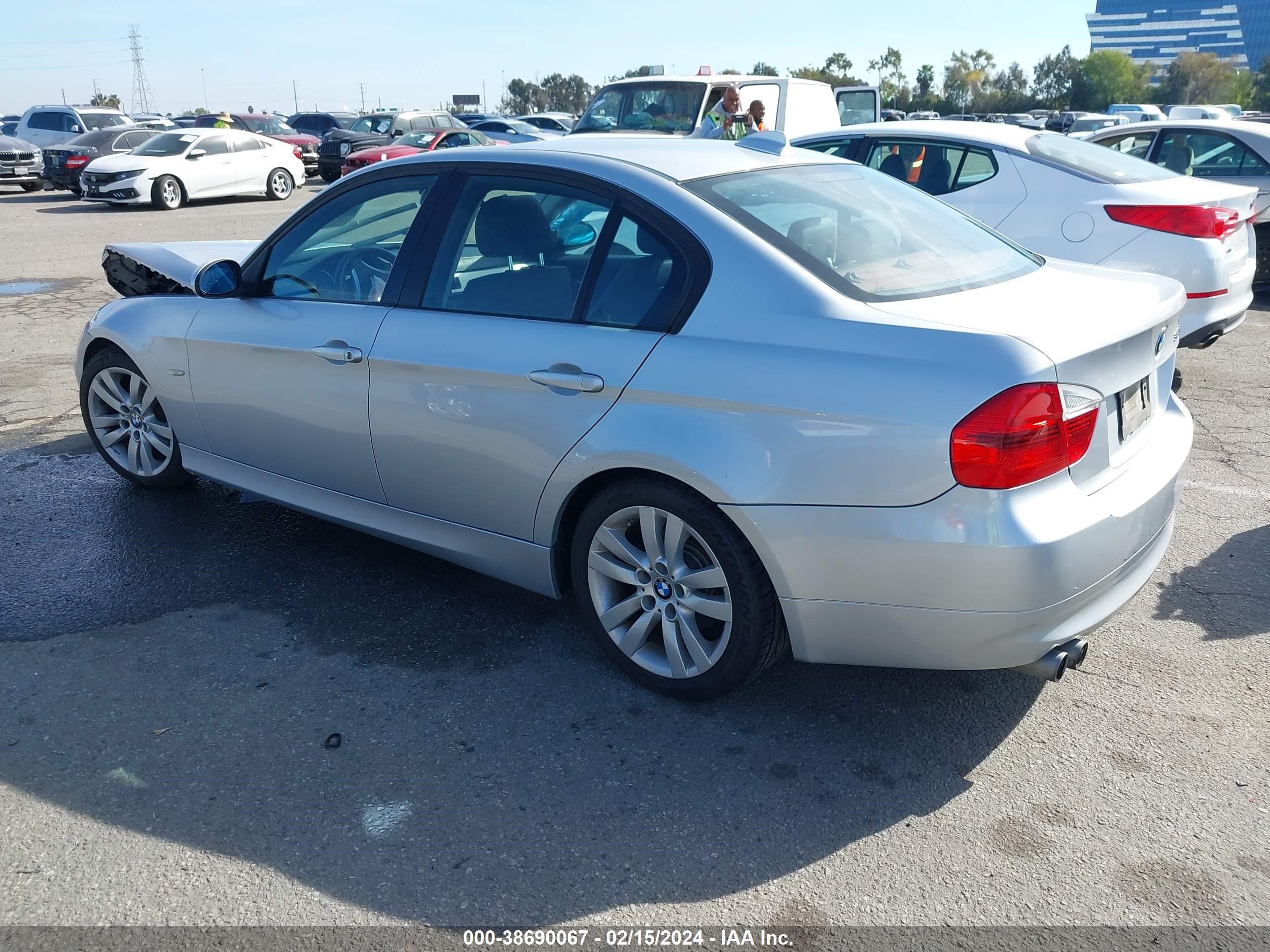 Photo 2 VIN: WBAVA37528NL50165 - BMW 3ER 