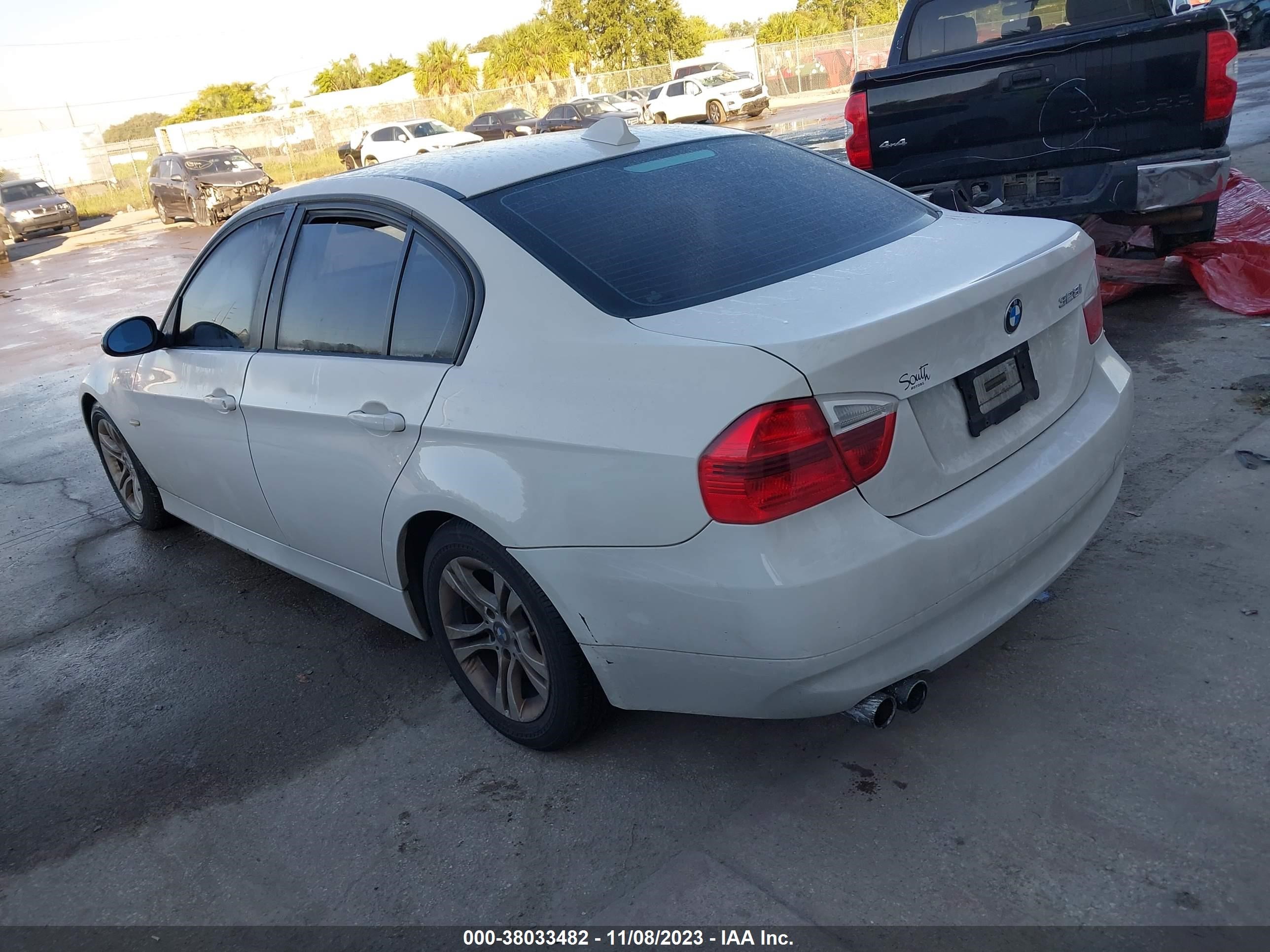 Photo 2 VIN: WBAVA37528NL50506 - BMW 3ER 