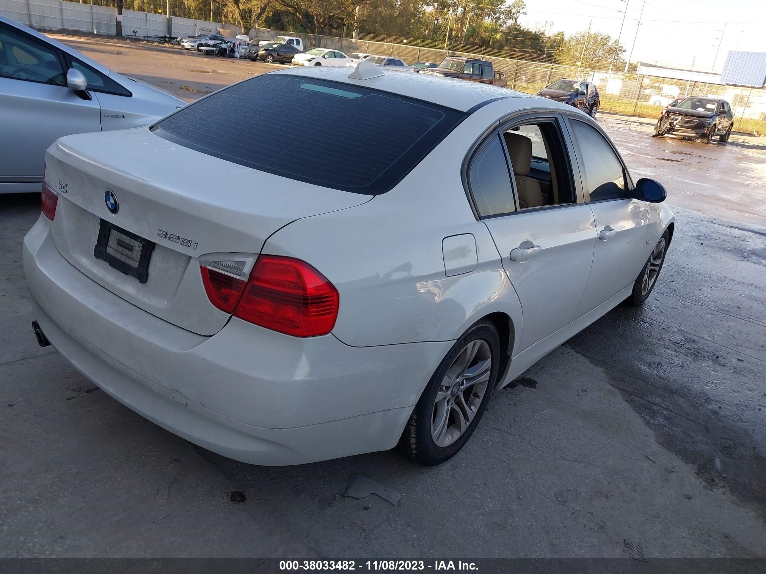 Photo 3 VIN: WBAVA37528NL50506 - BMW 3ER 