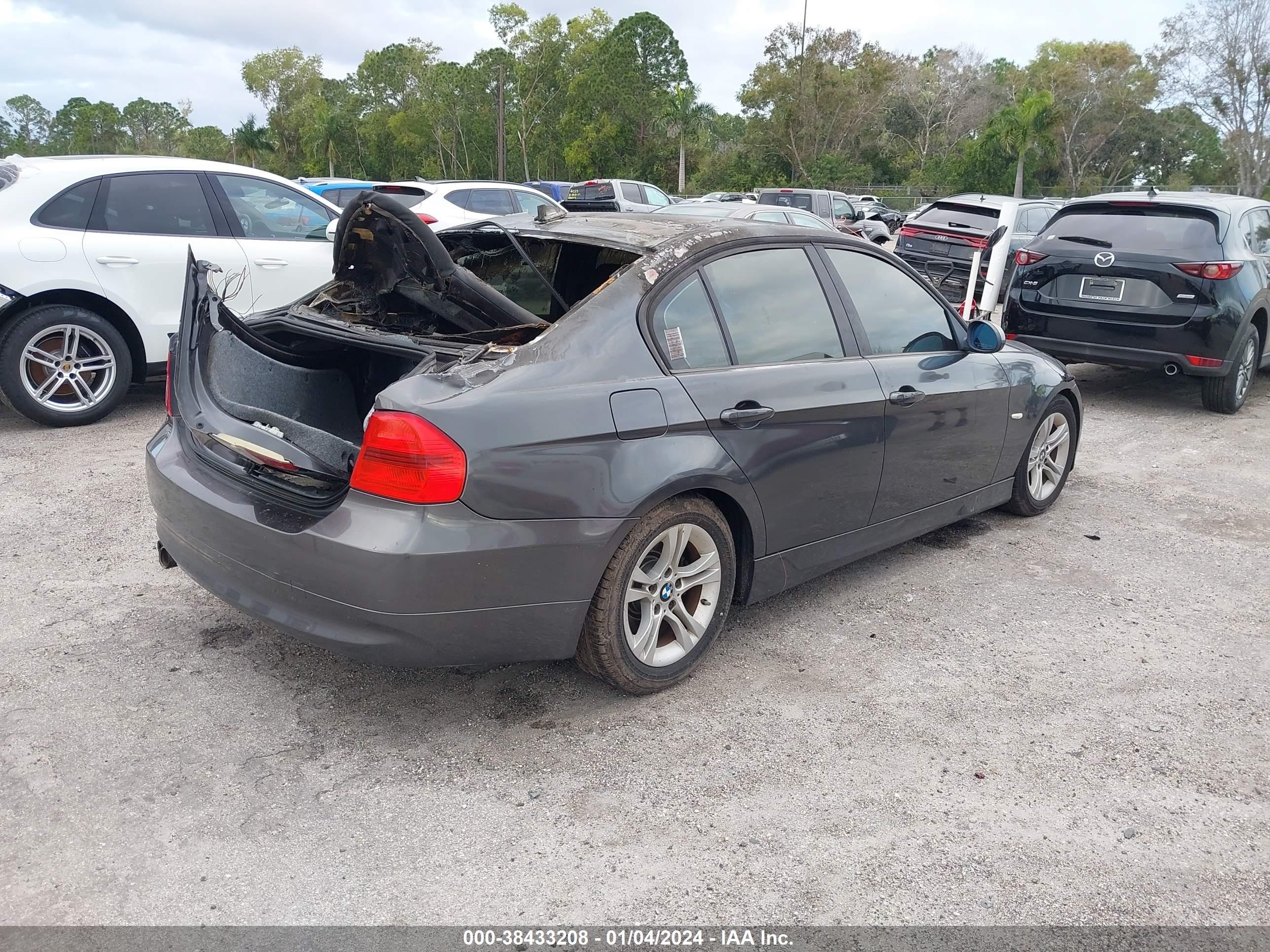 Photo 3 VIN: WBAVA37538NL49364 - BMW 3ER 