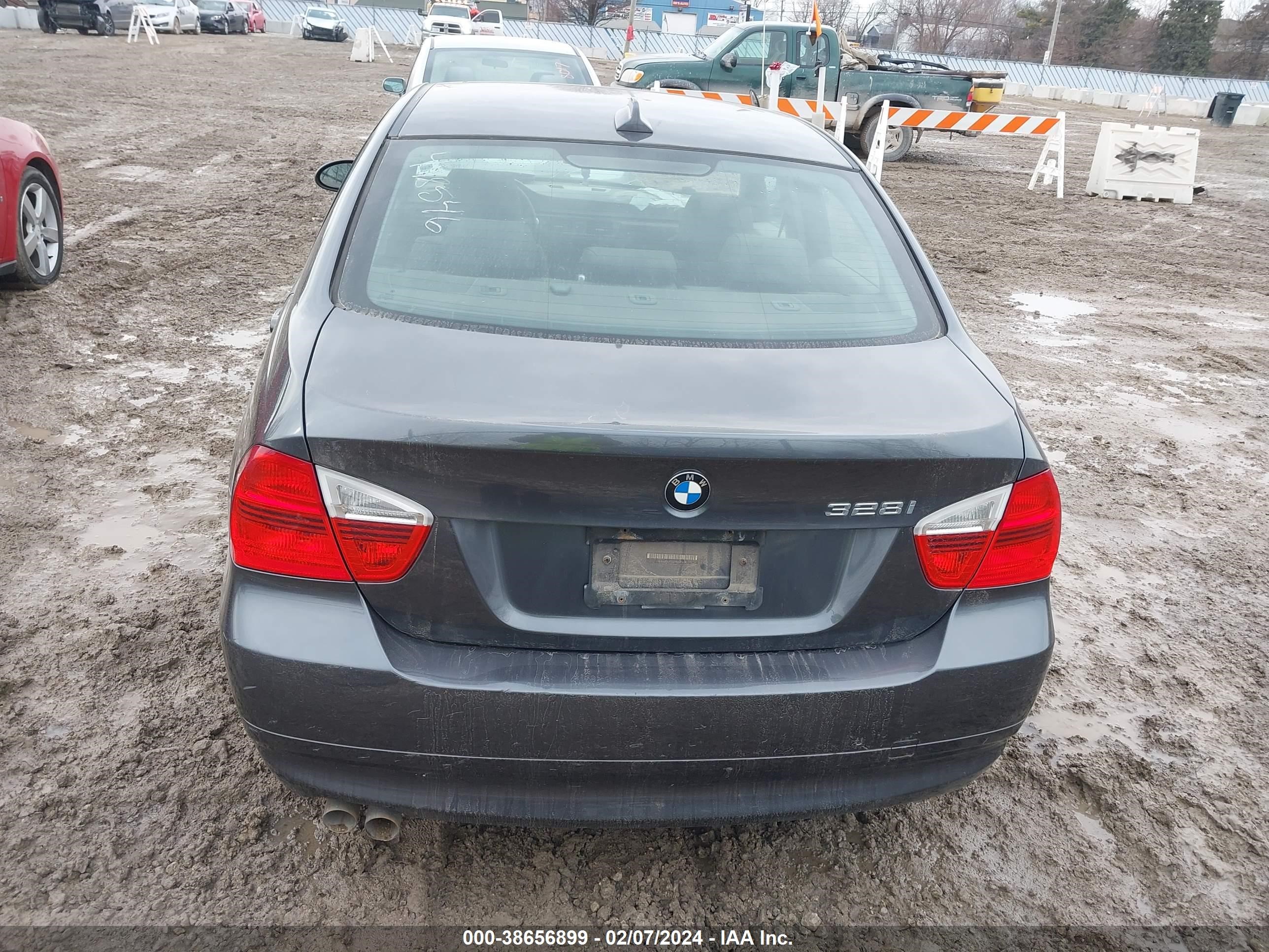 Photo 16 VIN: WBAVA37547NE27619 - BMW 3ER 