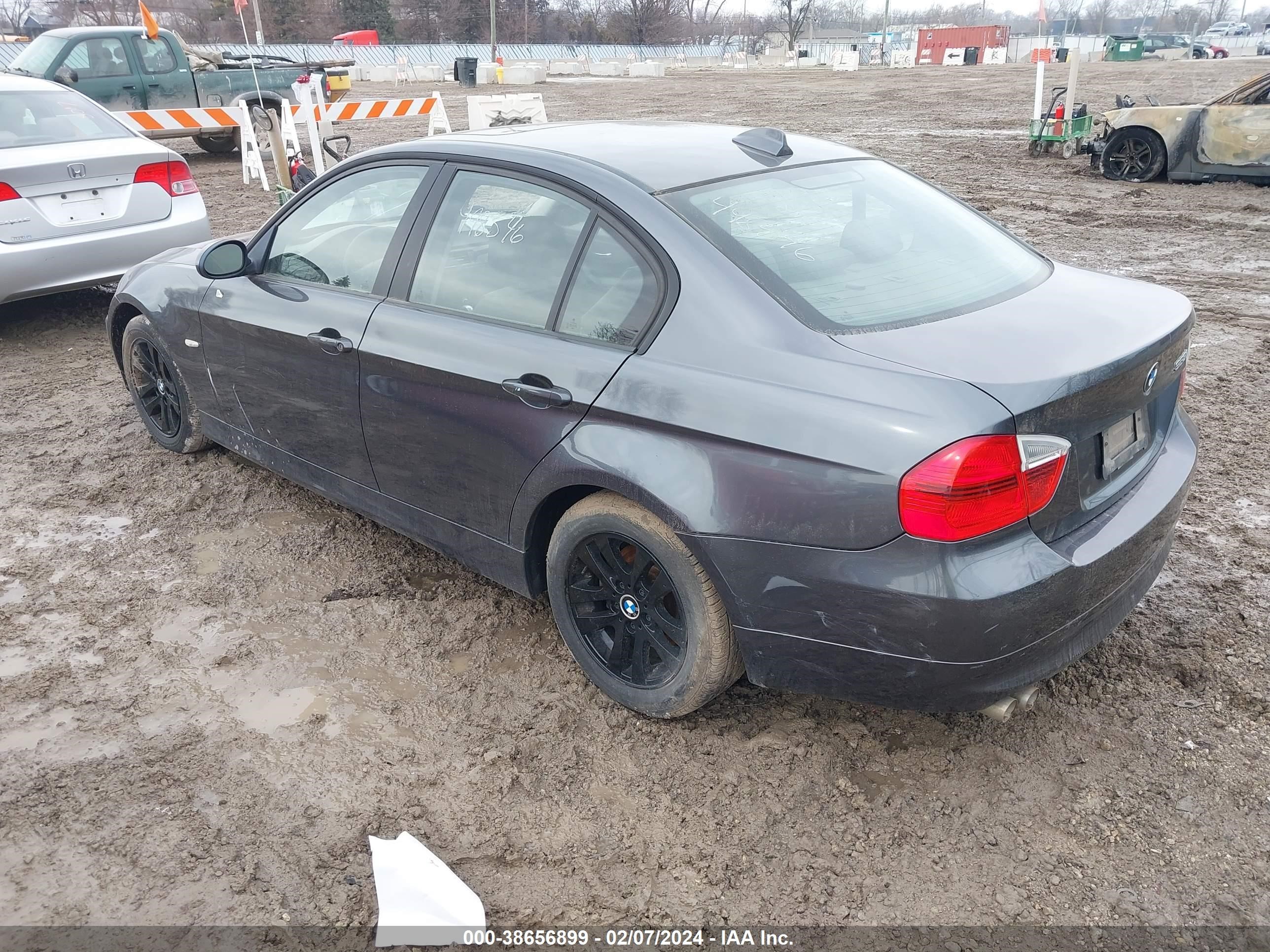 Photo 2 VIN: WBAVA37547NE27619 - BMW 3ER 