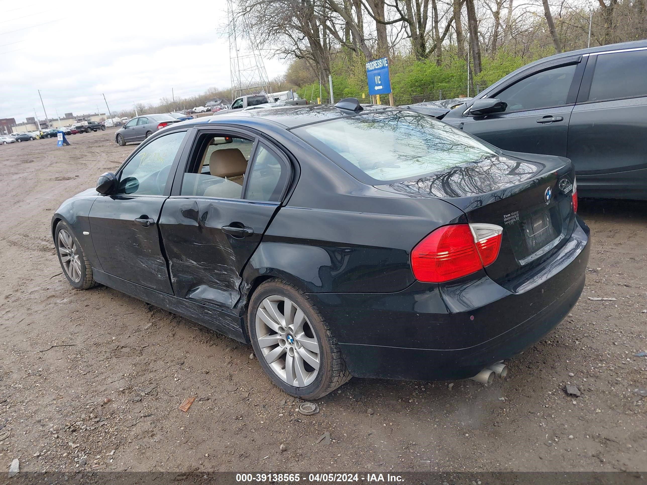 Photo 2 VIN: WBAVA37547NL12595 - BMW 3ER 