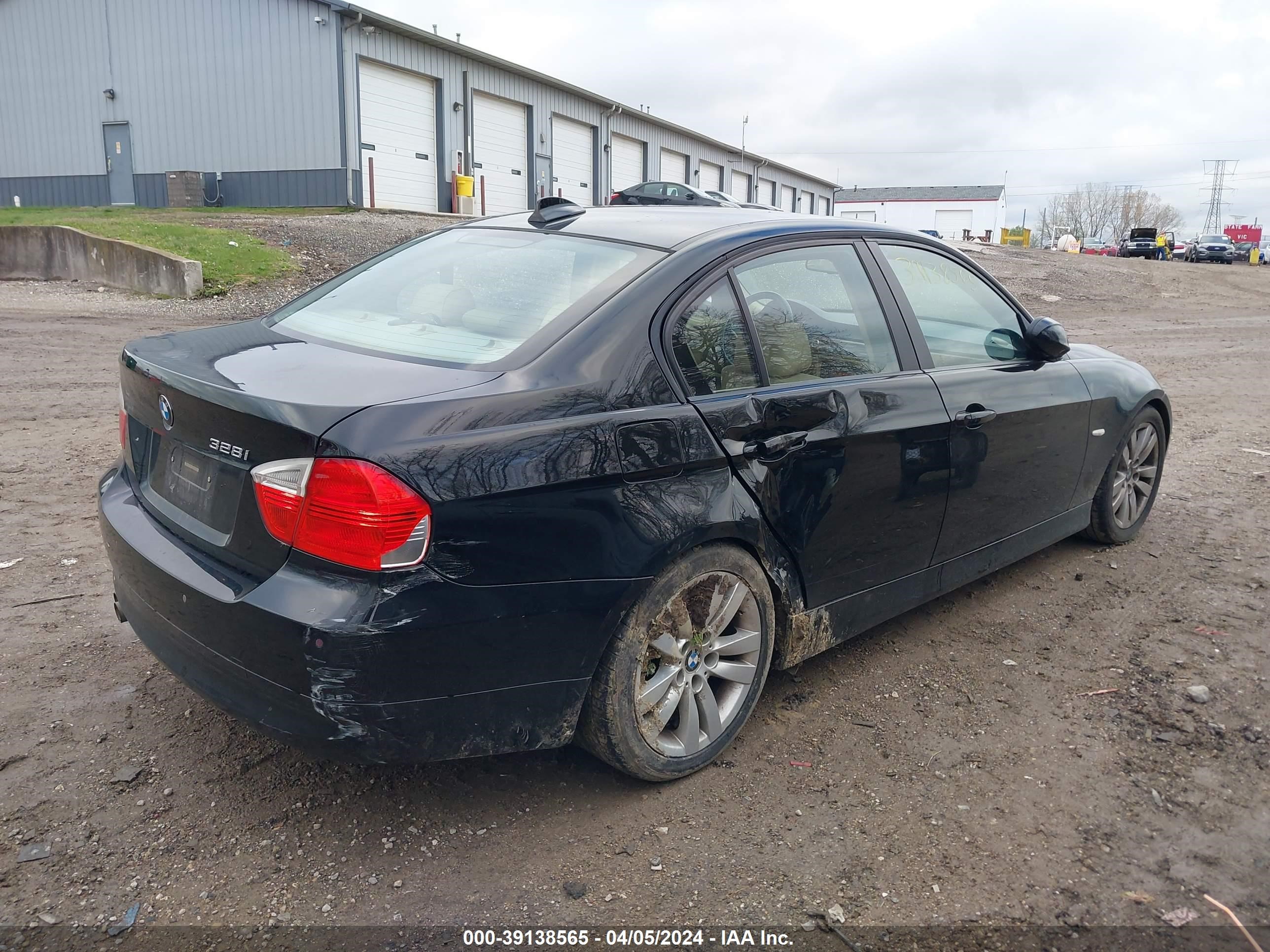 Photo 3 VIN: WBAVA37547NL12595 - BMW 3ER 