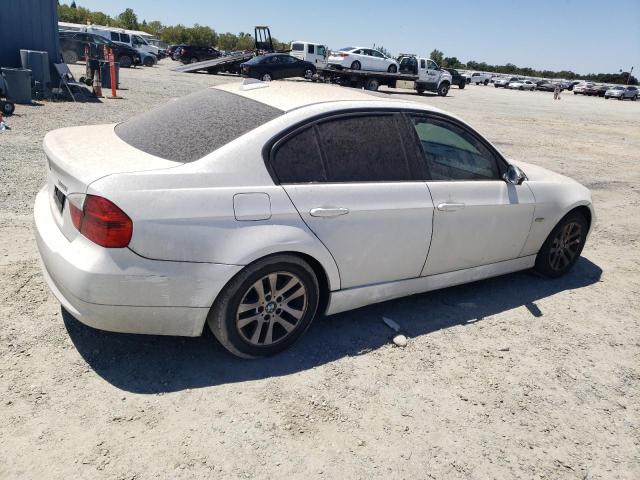 Photo 2 VIN: WBAVA37547NL14931 - BMW 3 SERIES 