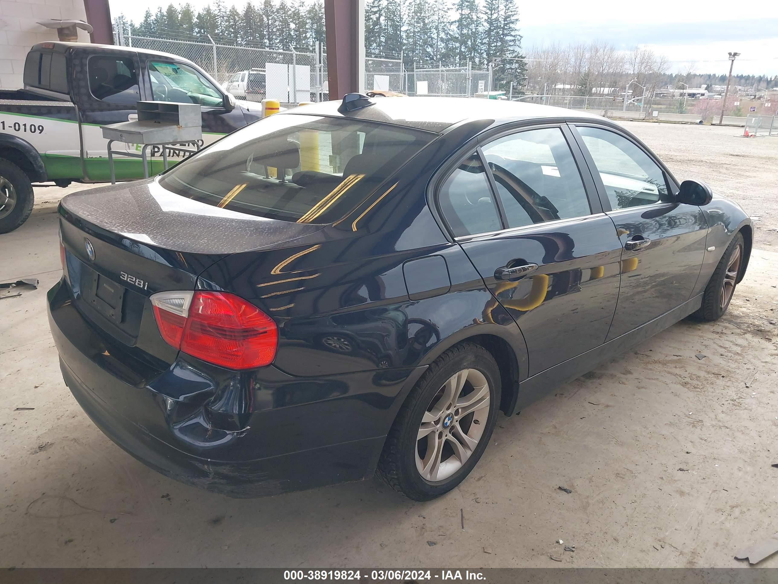 Photo 3 VIN: WBAVA37558NL47678 - SUBARU LEGACY 