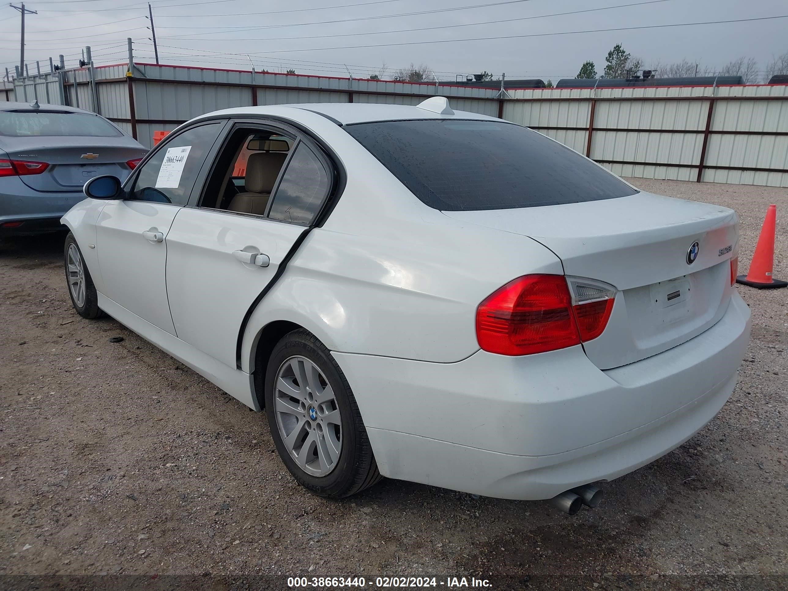 Photo 2 VIN: WBAVA37567NE28352 - BMW 3ER 