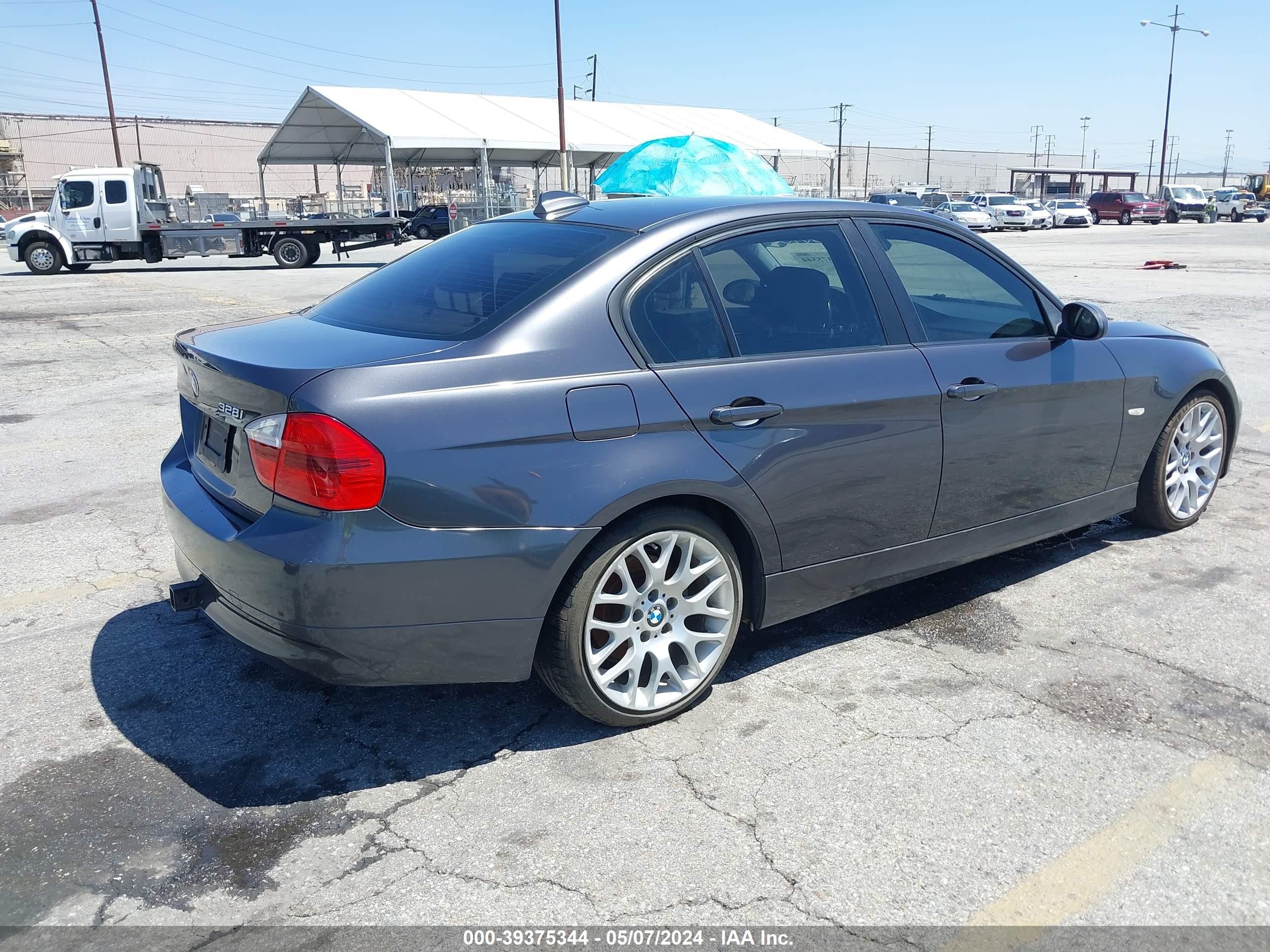 Photo 3 VIN: WBAVA37588NL48341 - BMW 3ER 